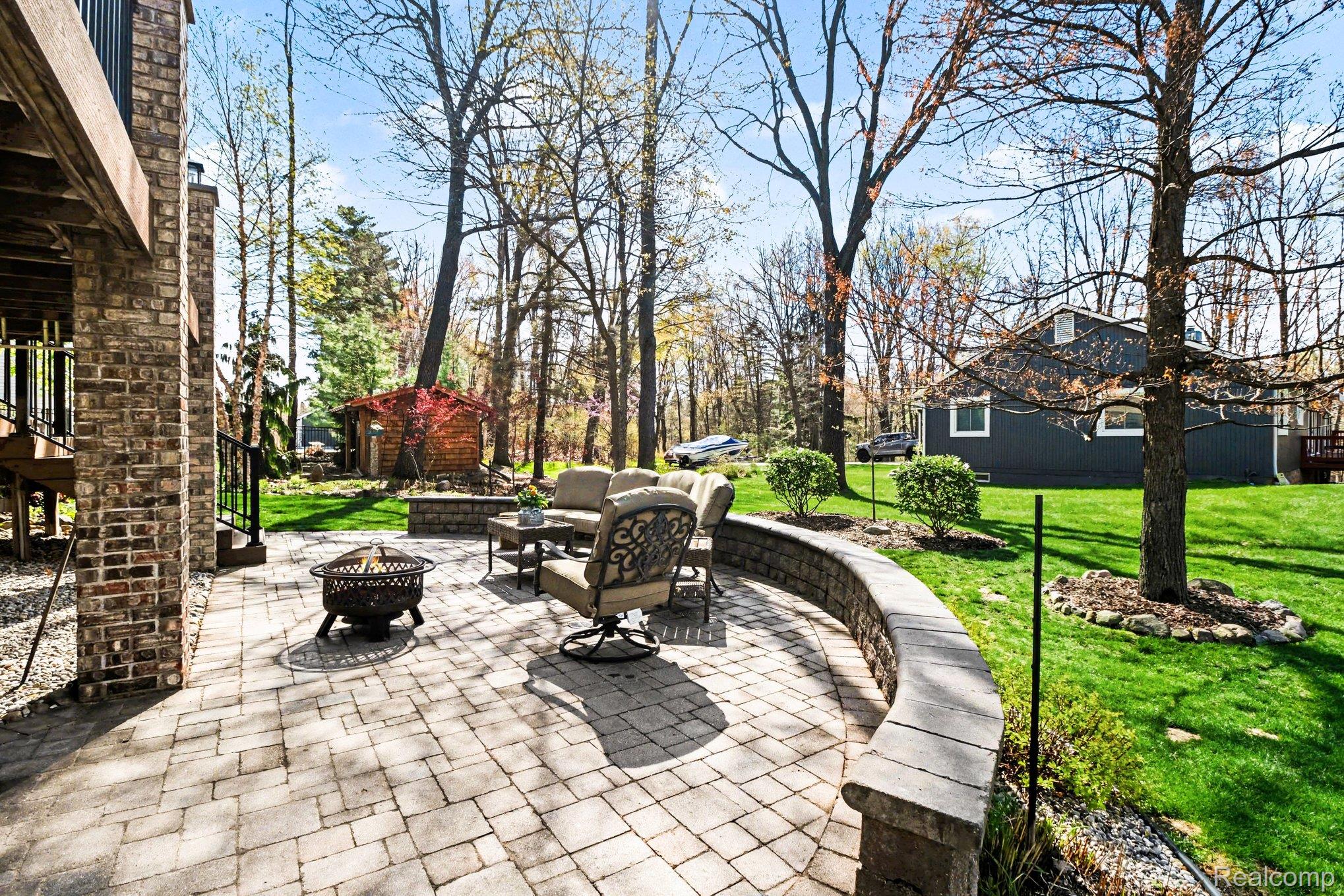 6846 Williamsbury Circle