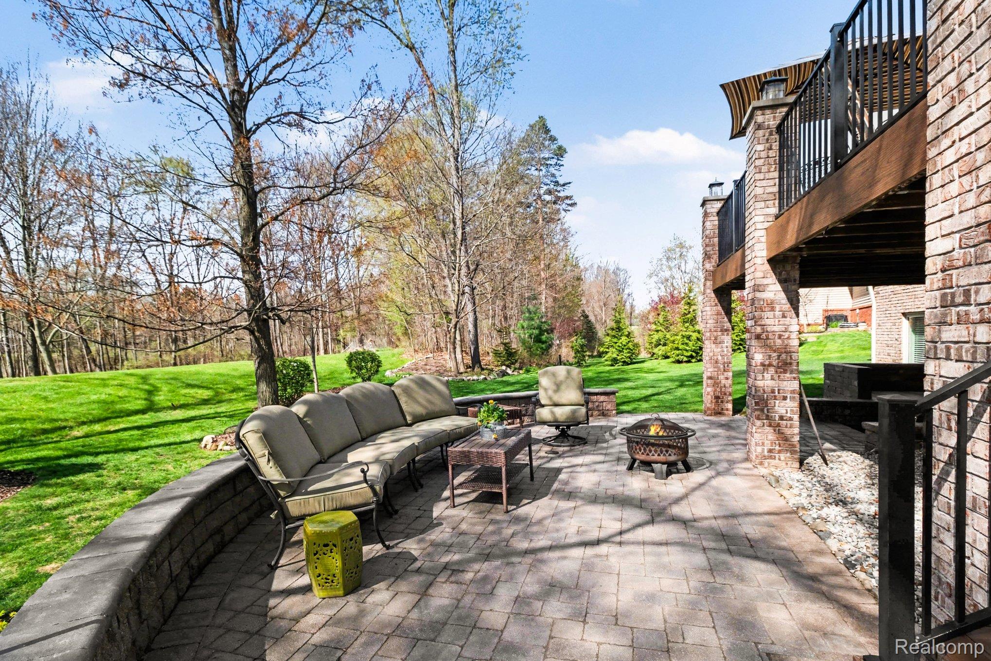 6846 Williamsbury Circle