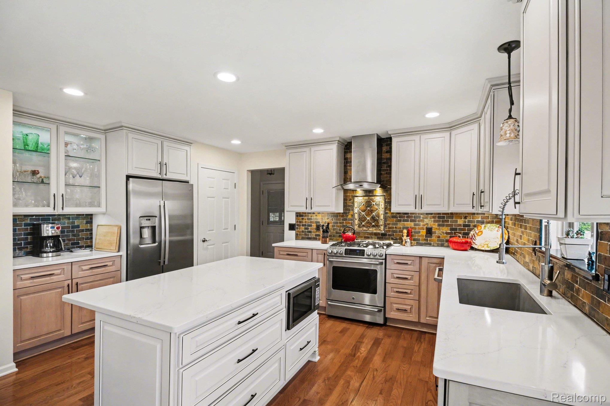 6846 Williamsbury Circle