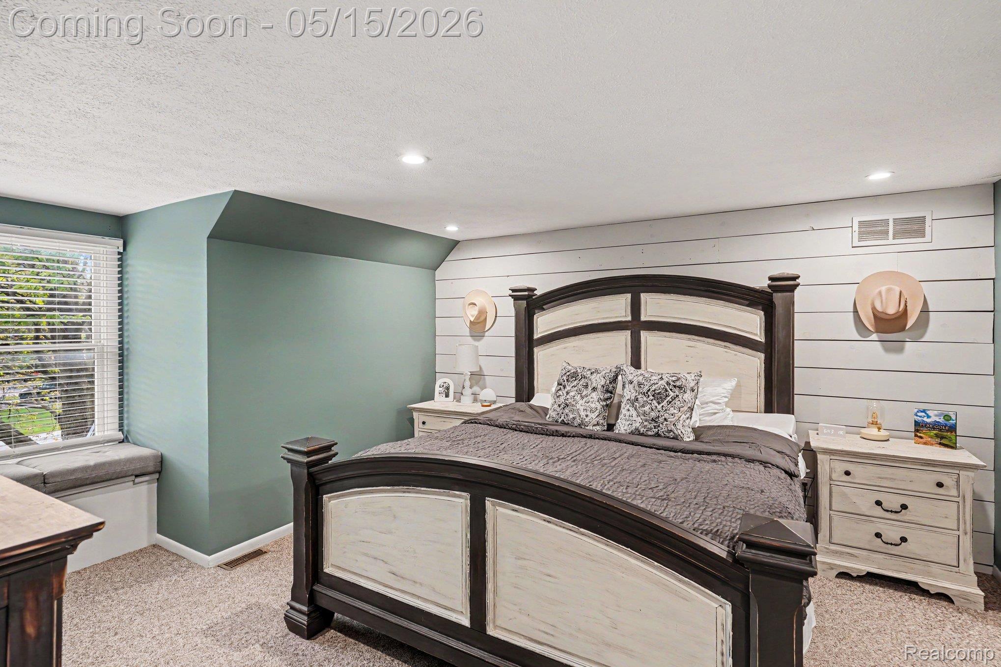 5600 Chestnut Hill Drive