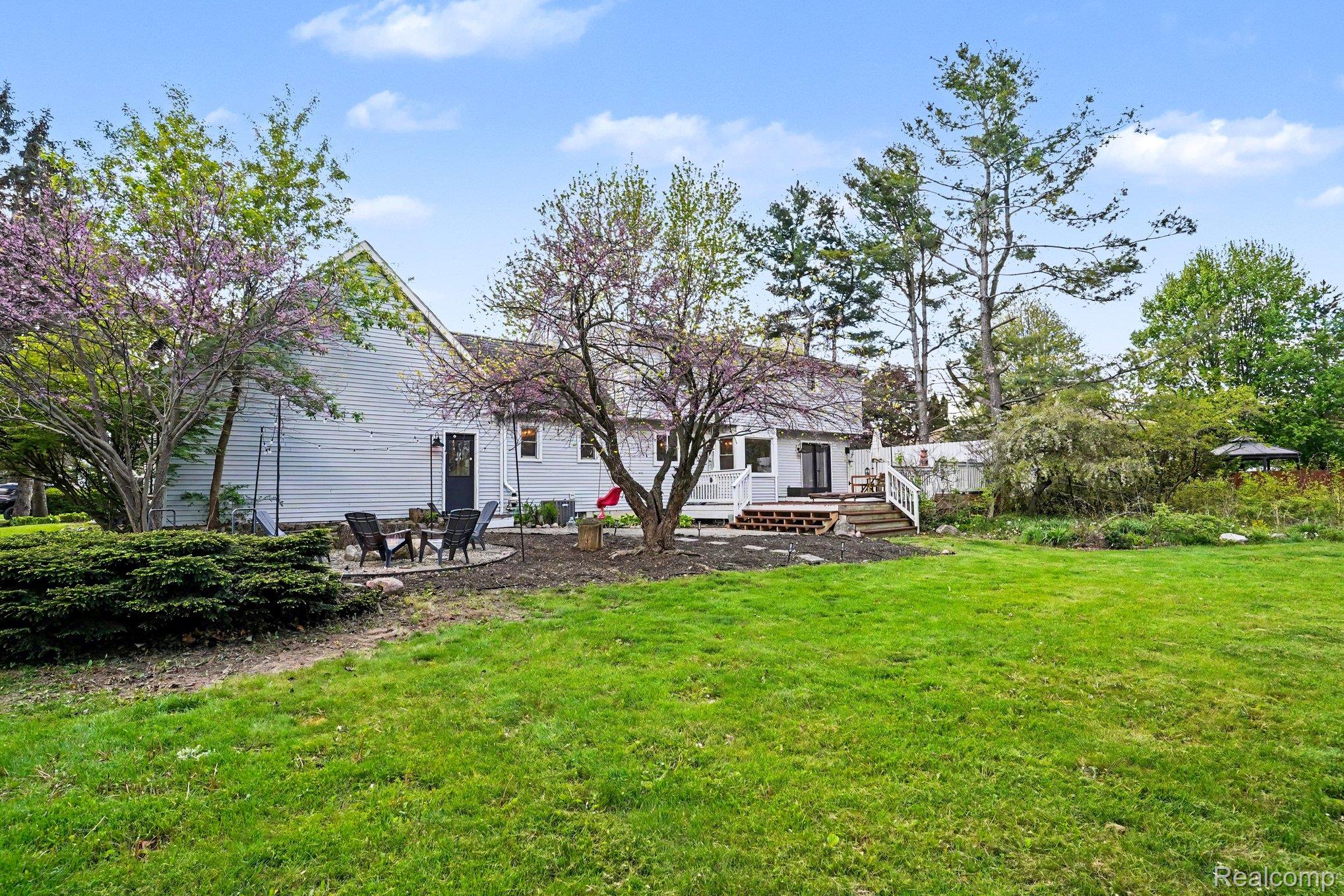5600 Chestnut Hill Drive