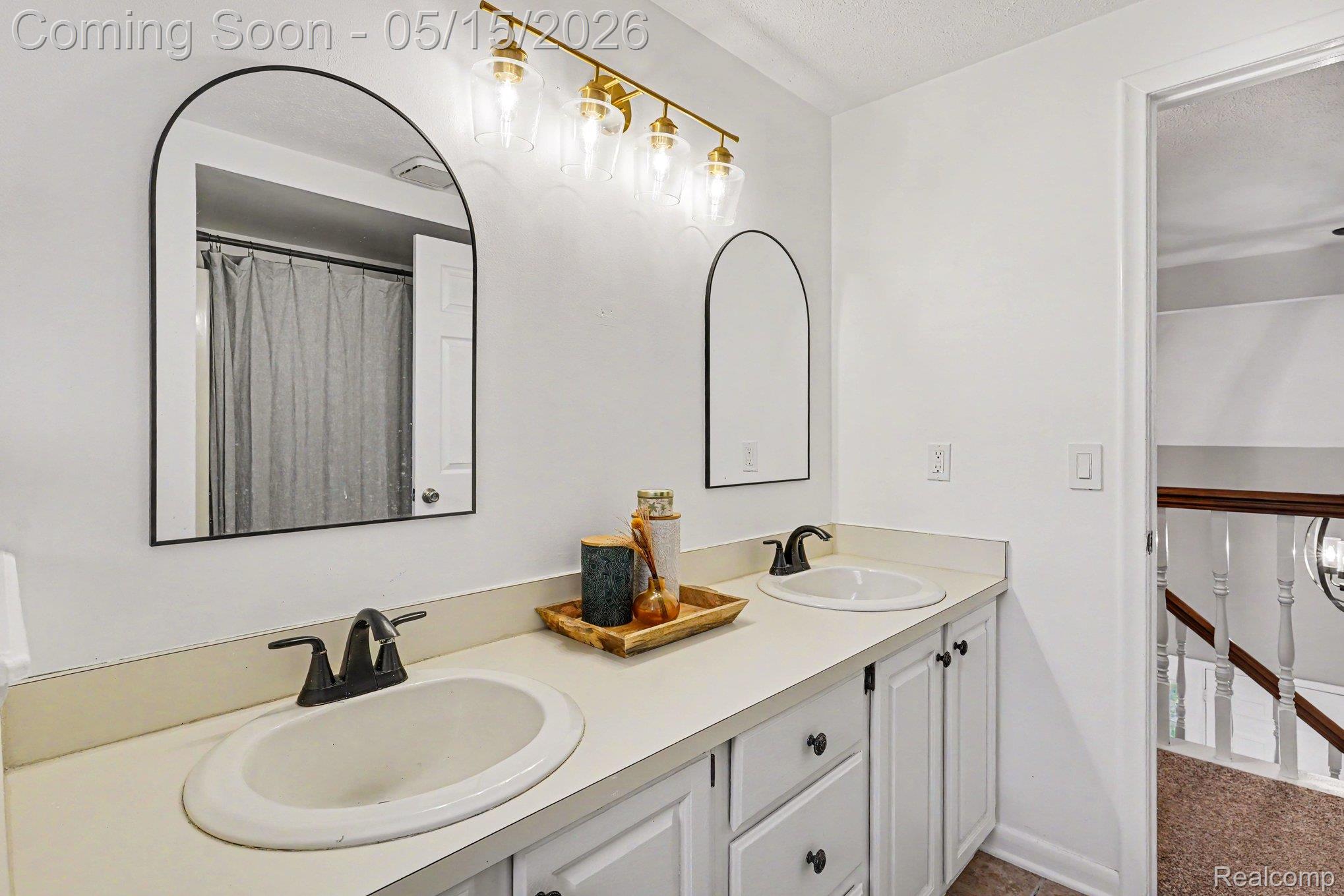 5600 Chestnut Hill Drive