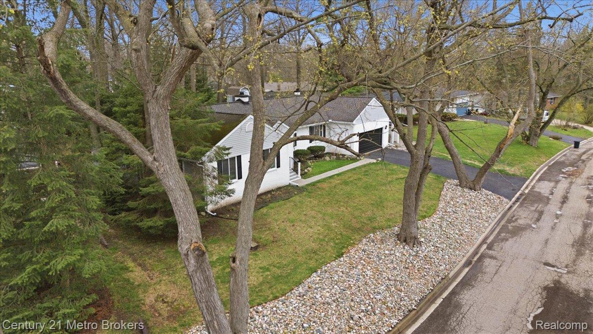 5060 Oneida Drive
