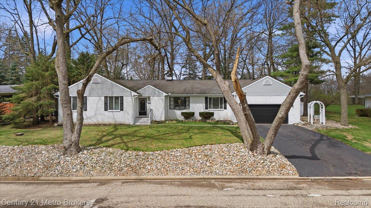 5060 Oneida Drive