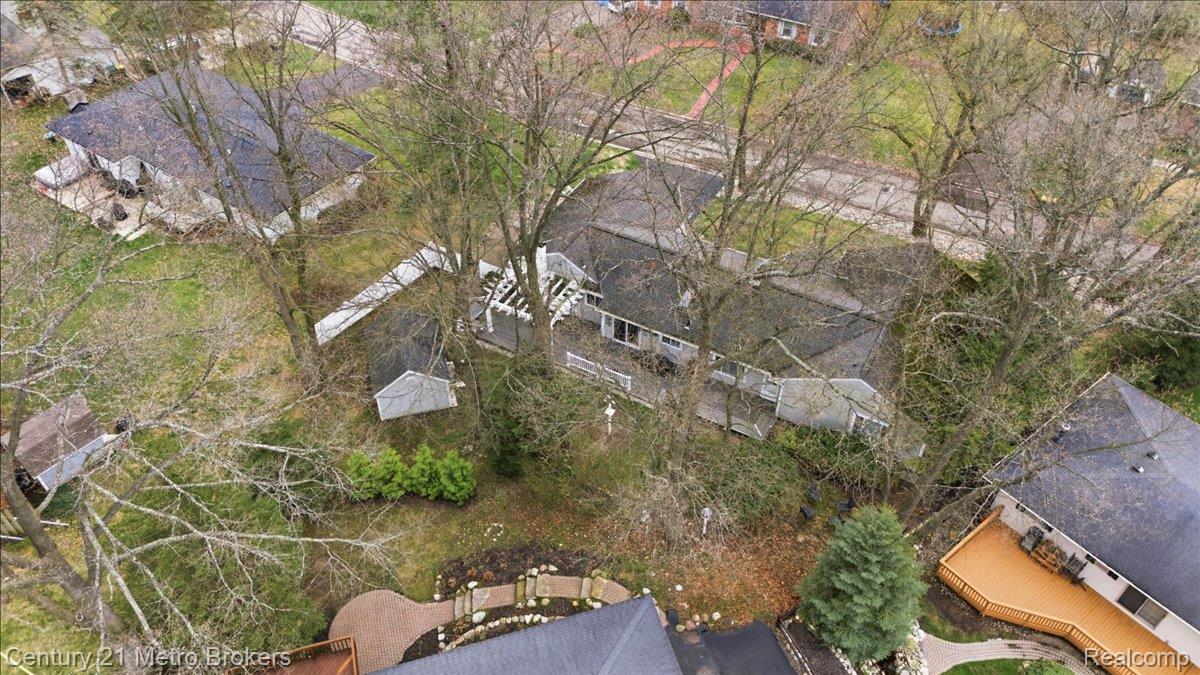 5060 Oneida Drive