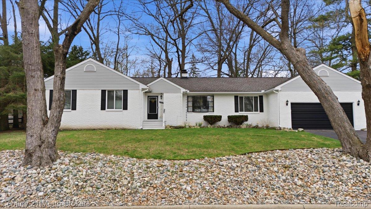 5060 Oneida Drive