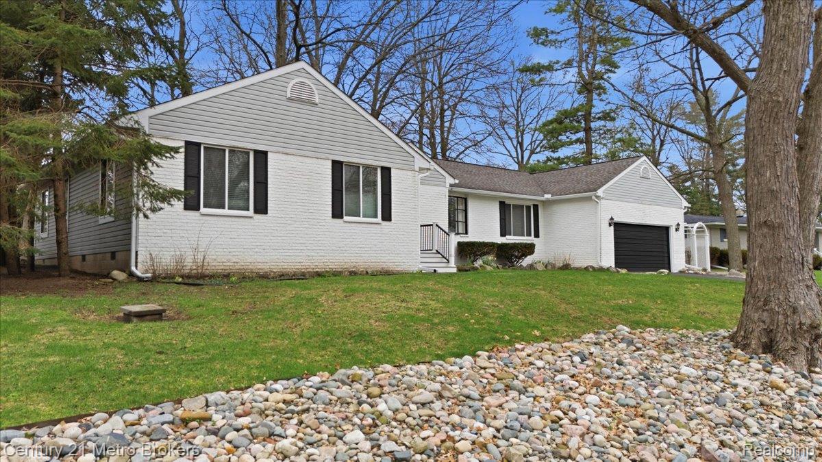 5060 Oneida Drive