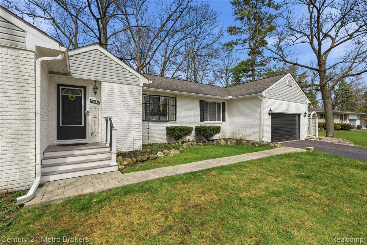 5060 Oneida Drive