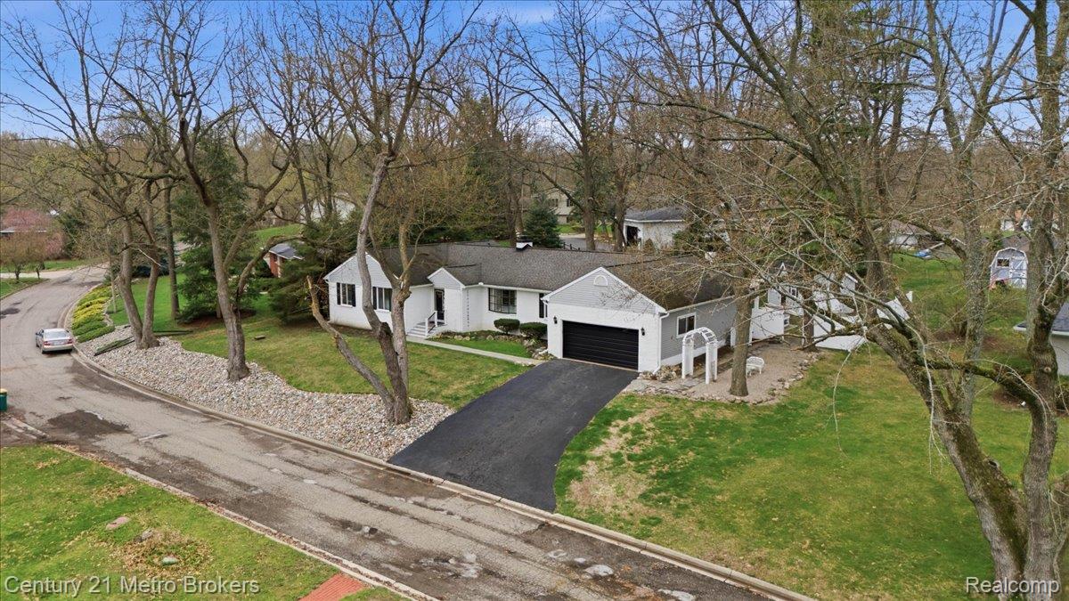5060 Oneida Drive