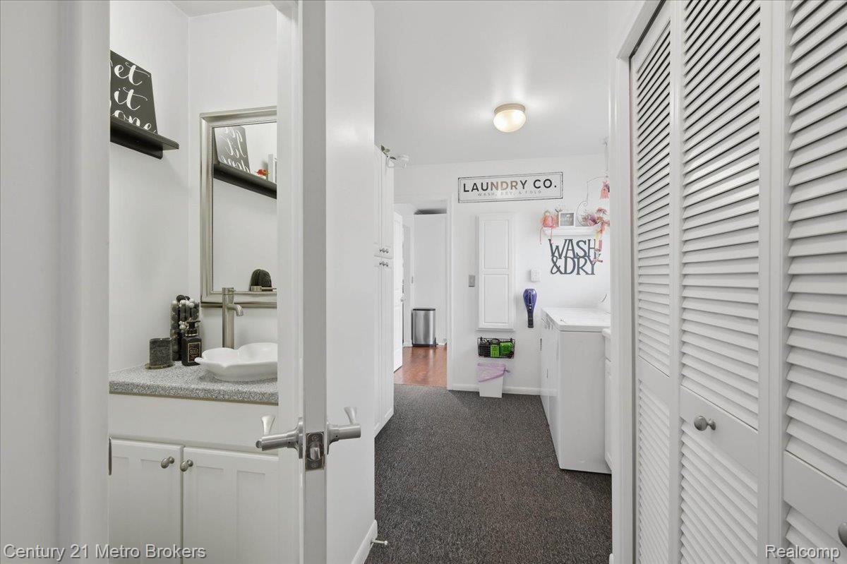 5060 Oneida Drive
