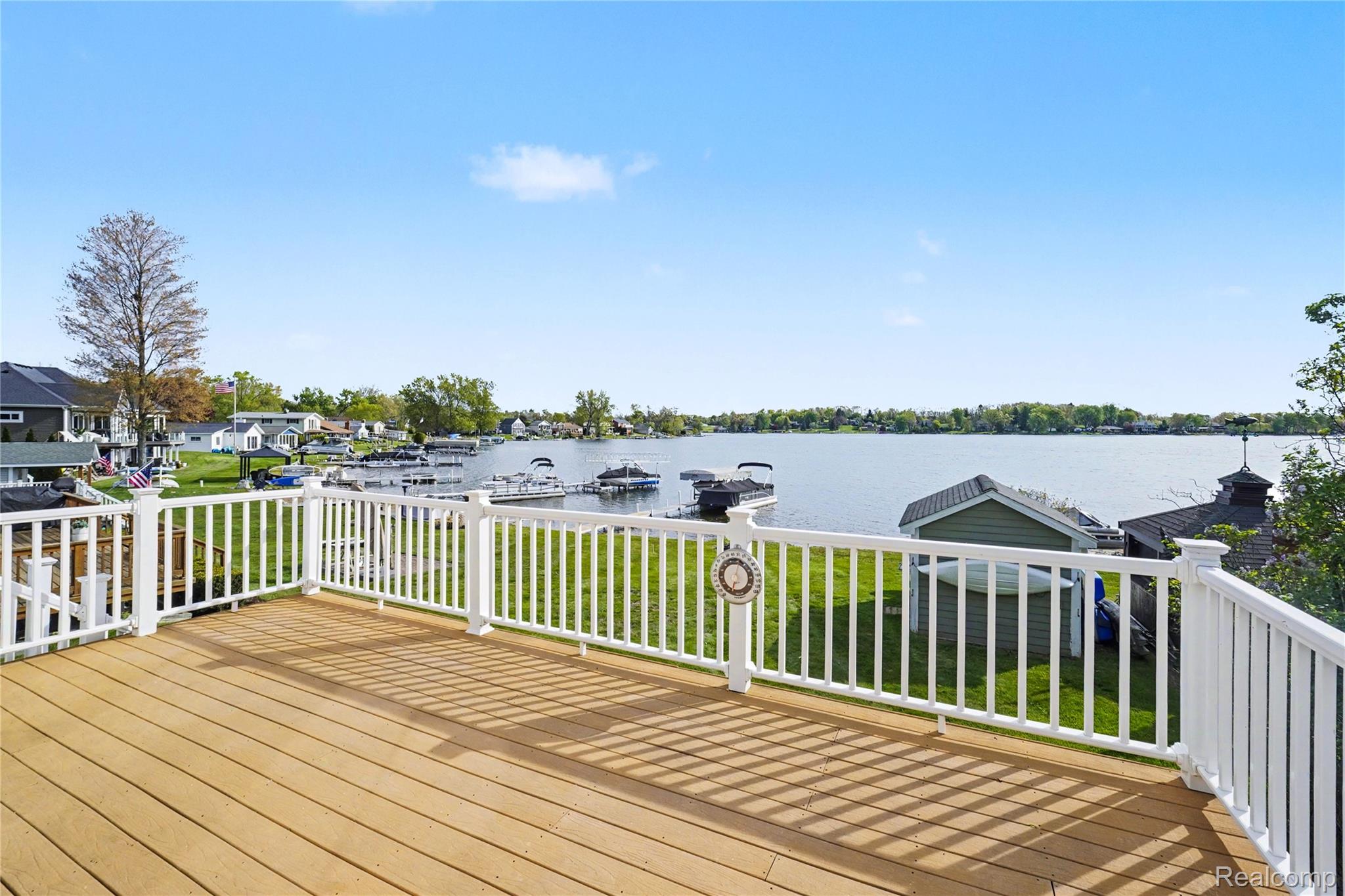 10280 Lakeside Drive