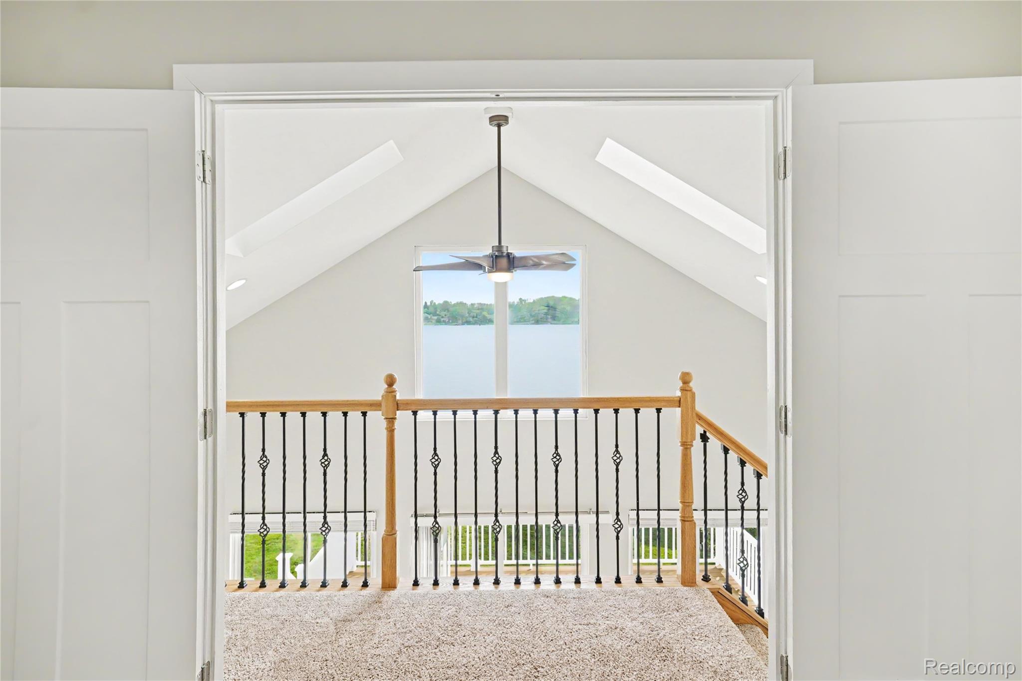 10280 Lakeside Drive