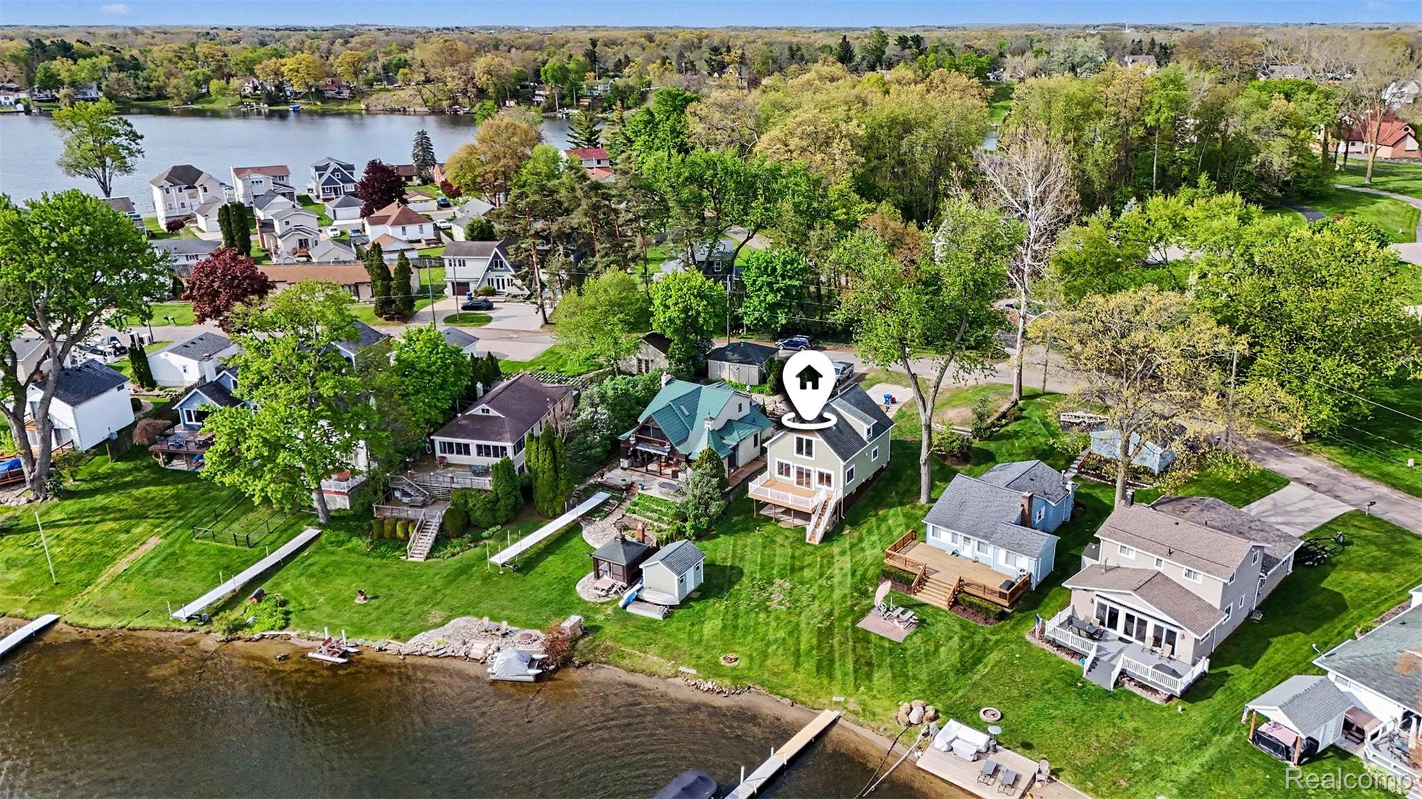 10280 Lakeside Drive