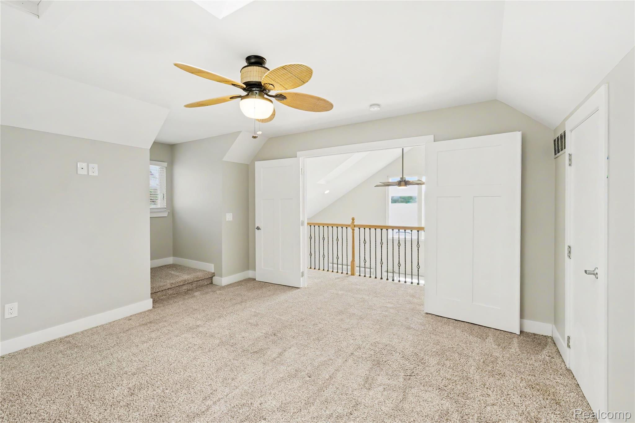 10280 Lakeside Drive