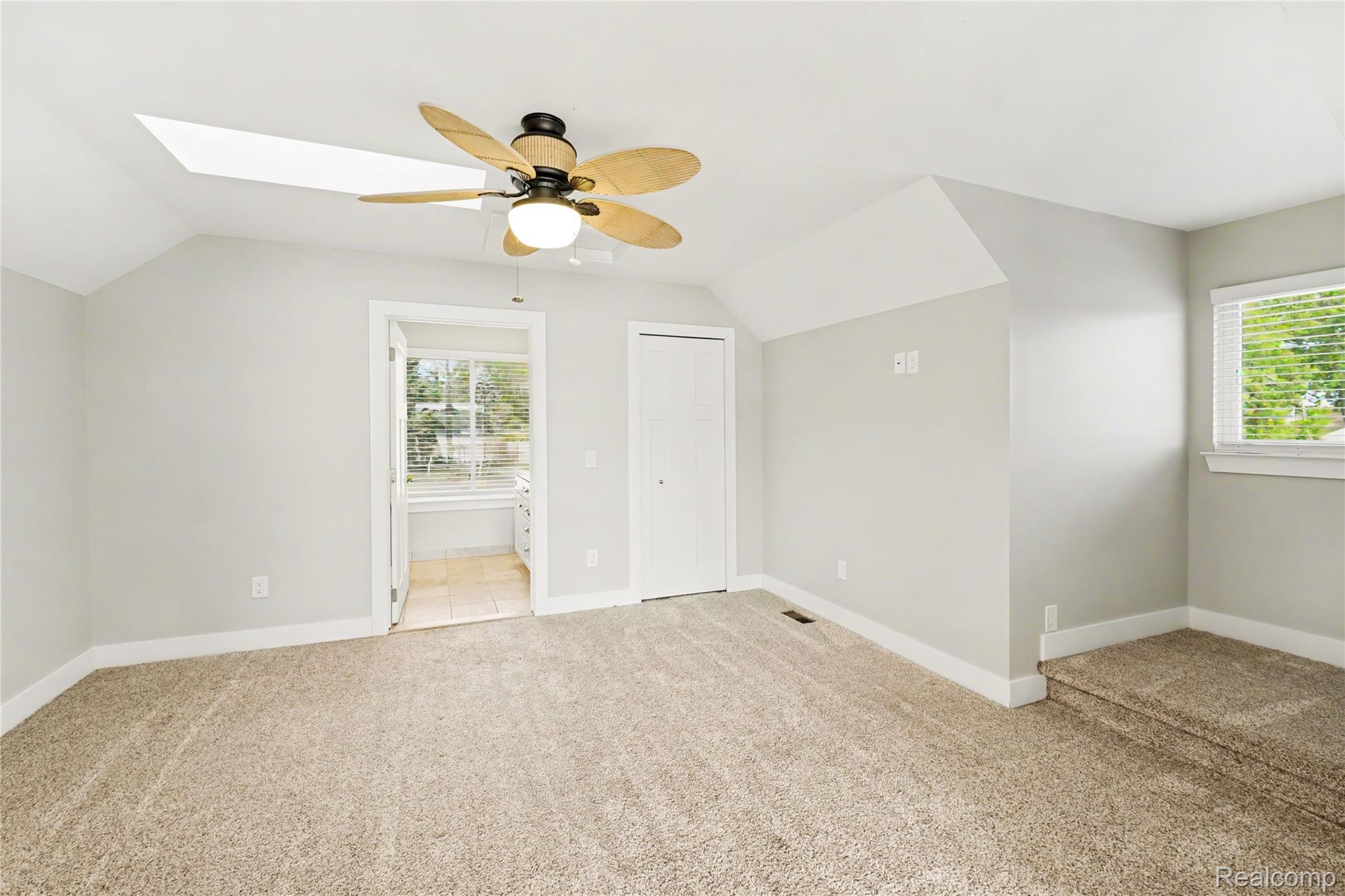 10280 Lakeside Drive
