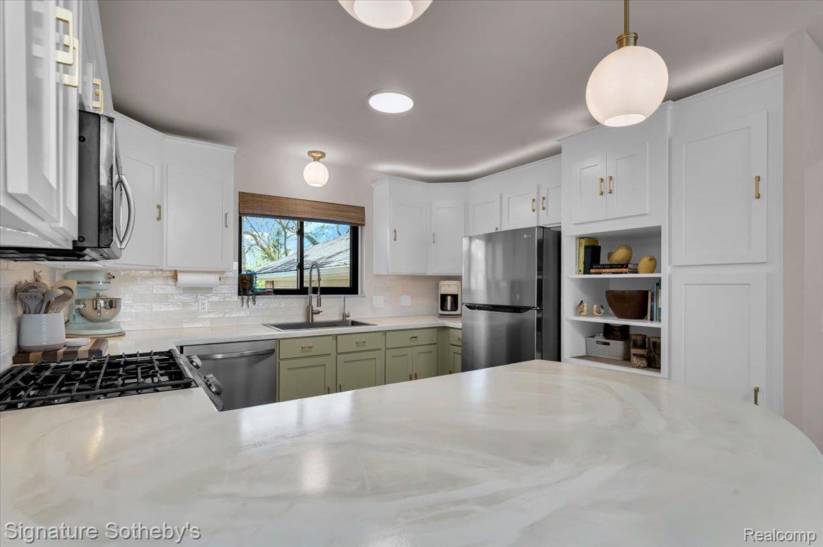 6692 Balmoral Terrace