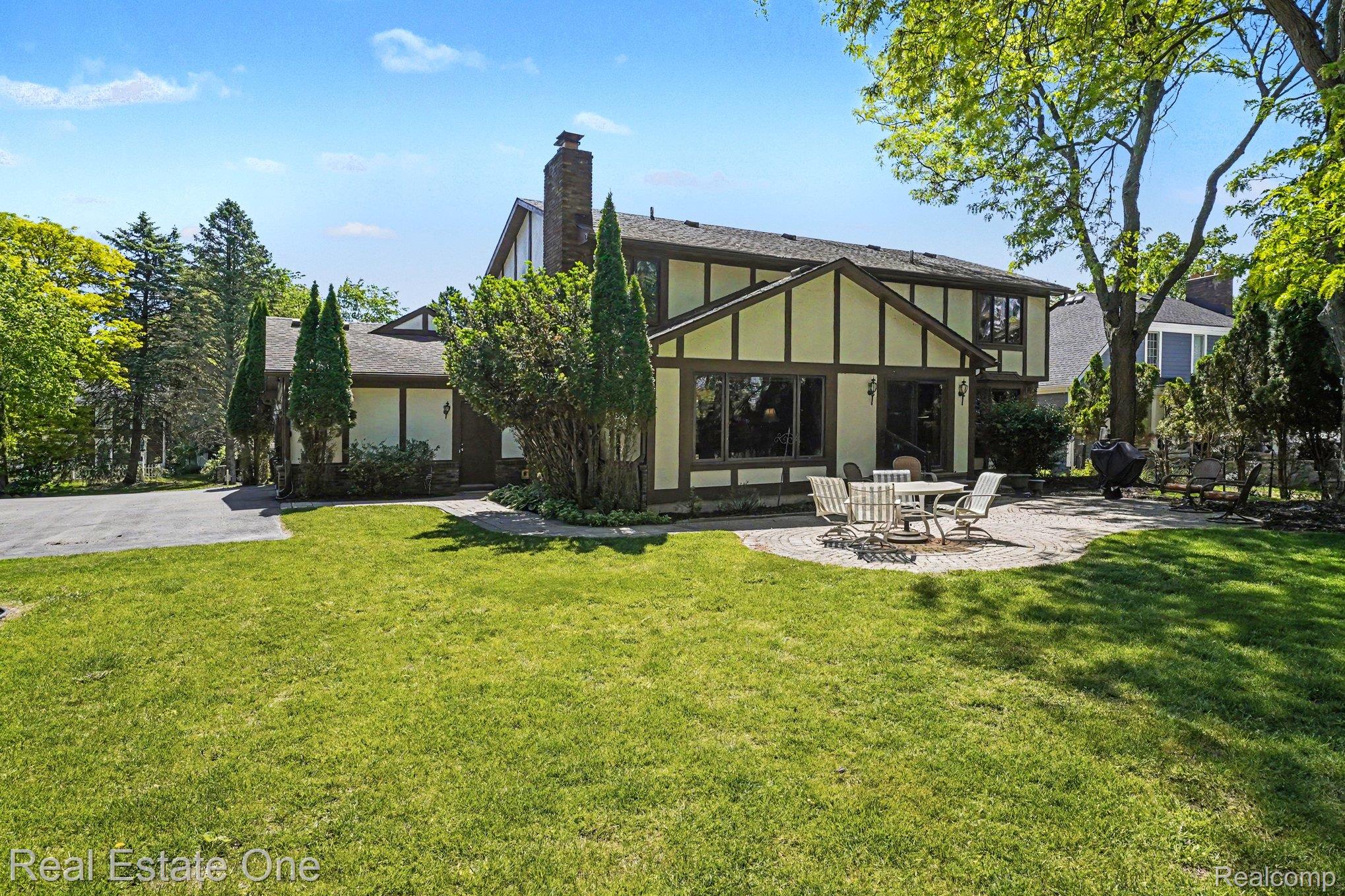 8019 Deerwood Road