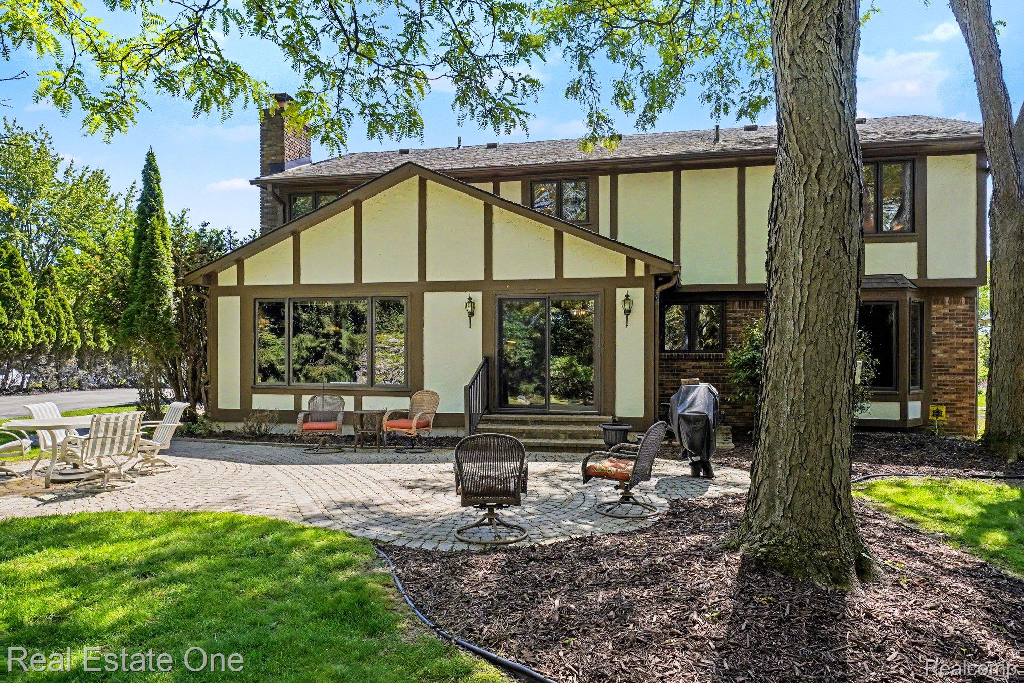 8019 Deerwood Road