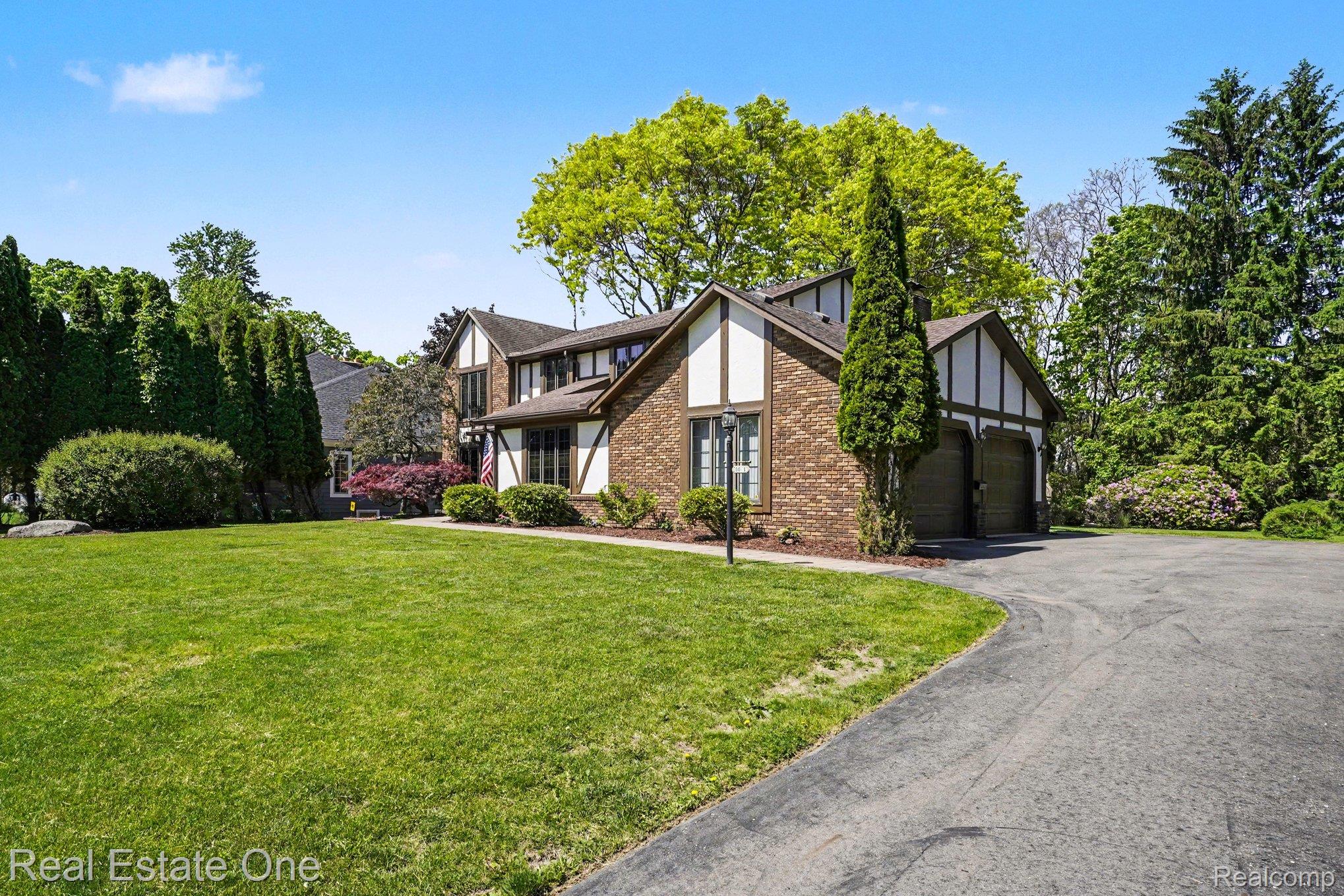8019 Deerwood Road
