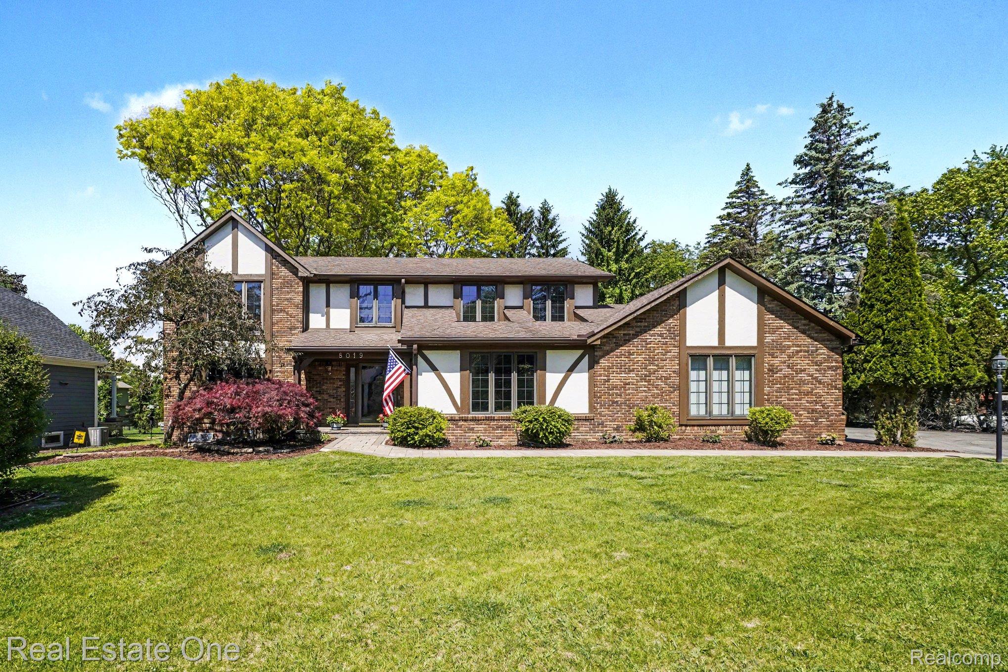 8019 Deerwood Road
