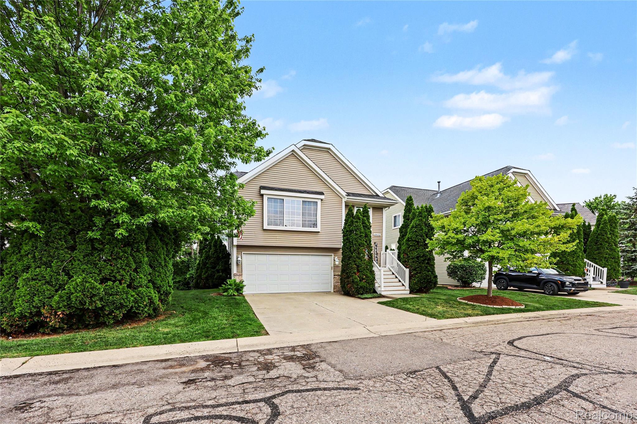 4448 Sunflower Circle