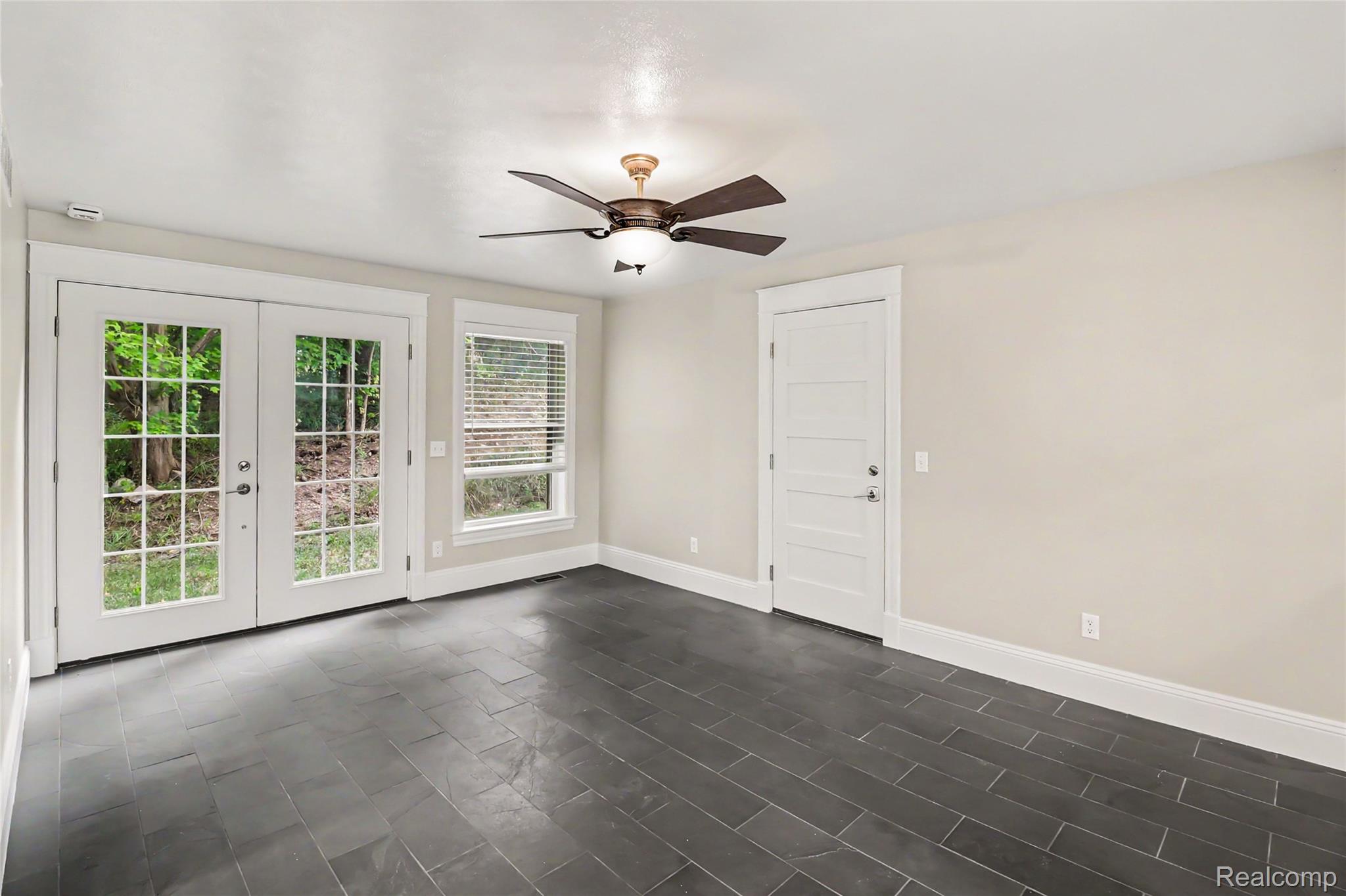 5031 Oakwood Road