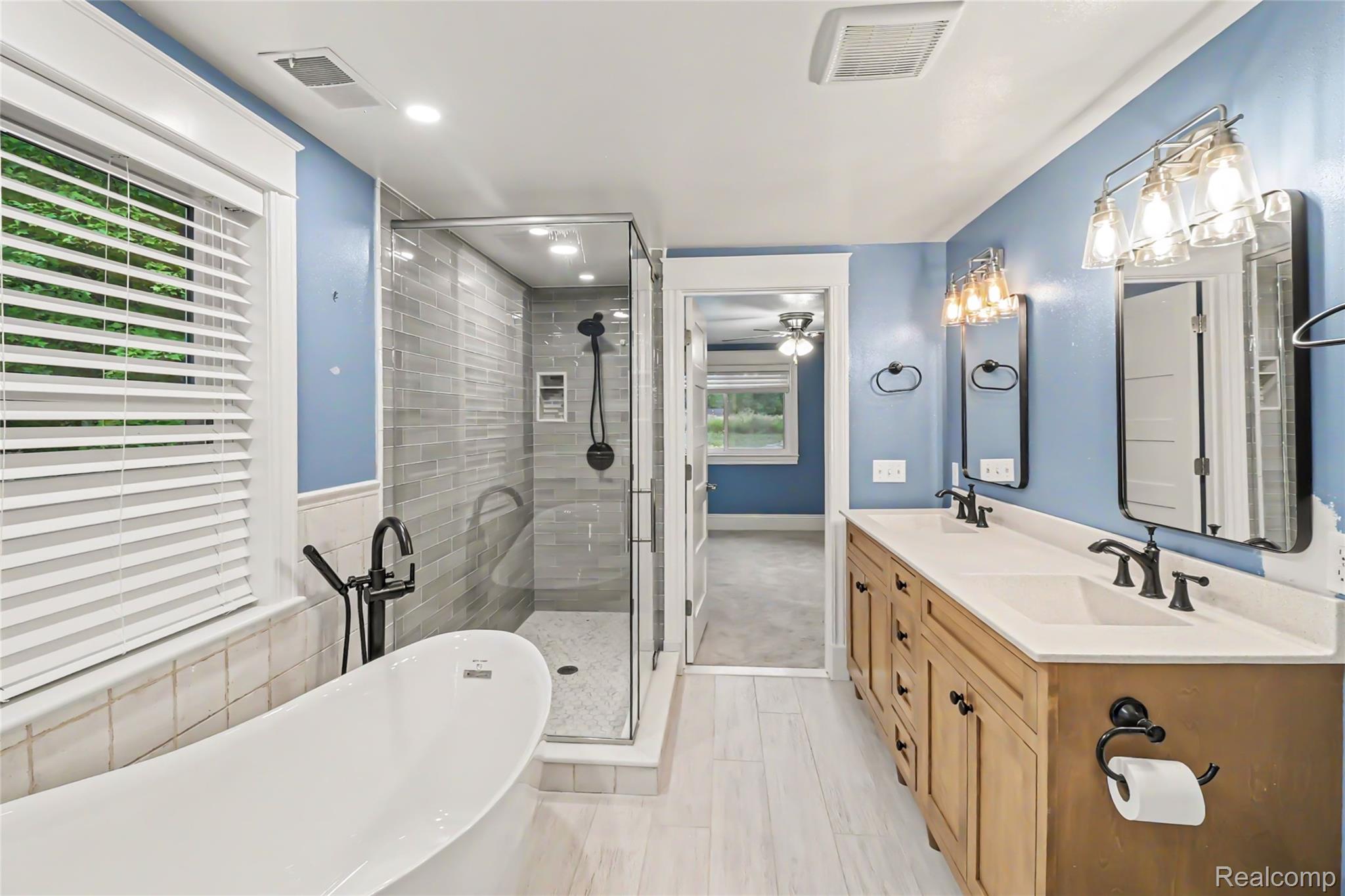 5031 Oakwood Road