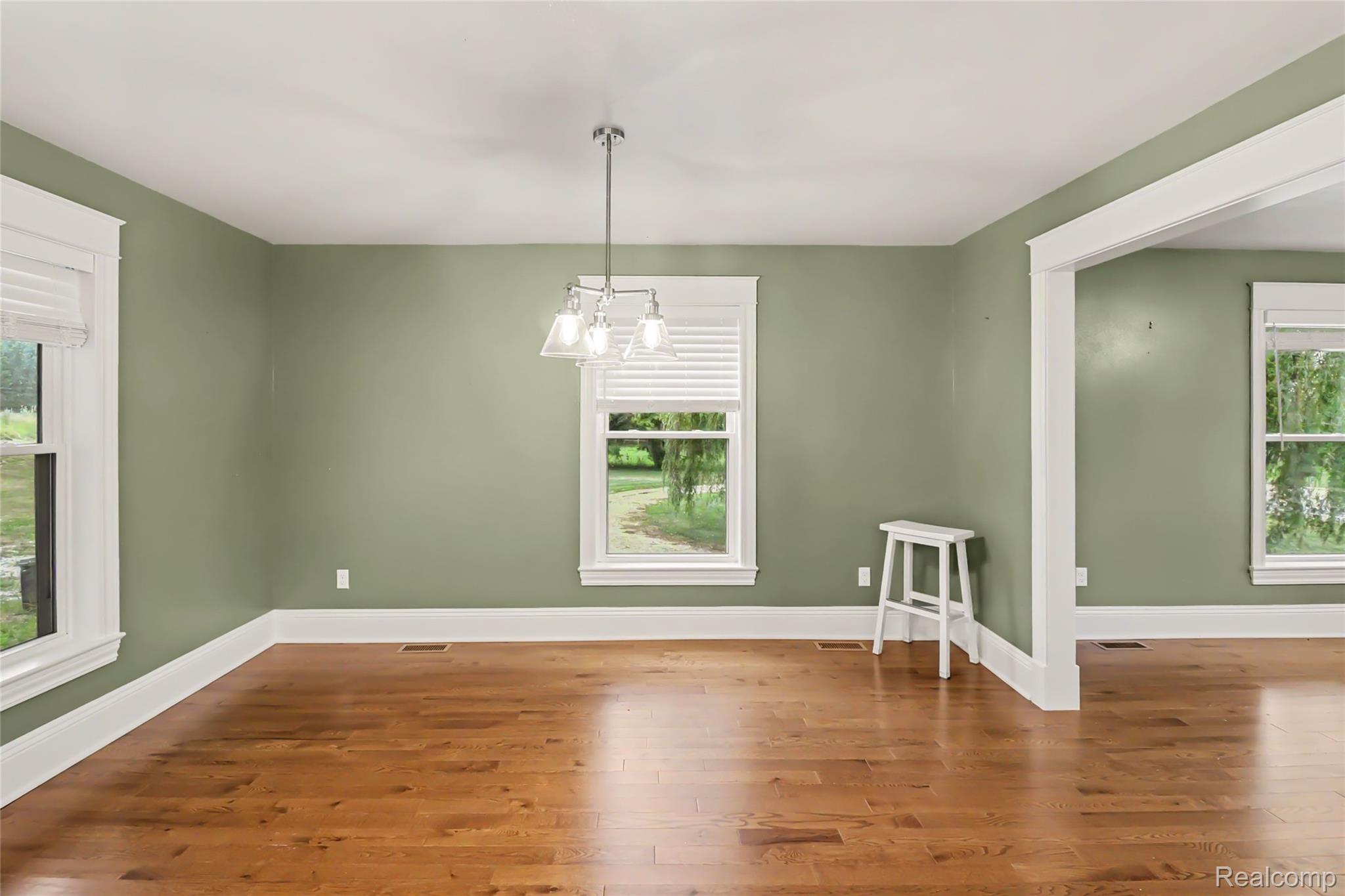 5031 Oakwood Road