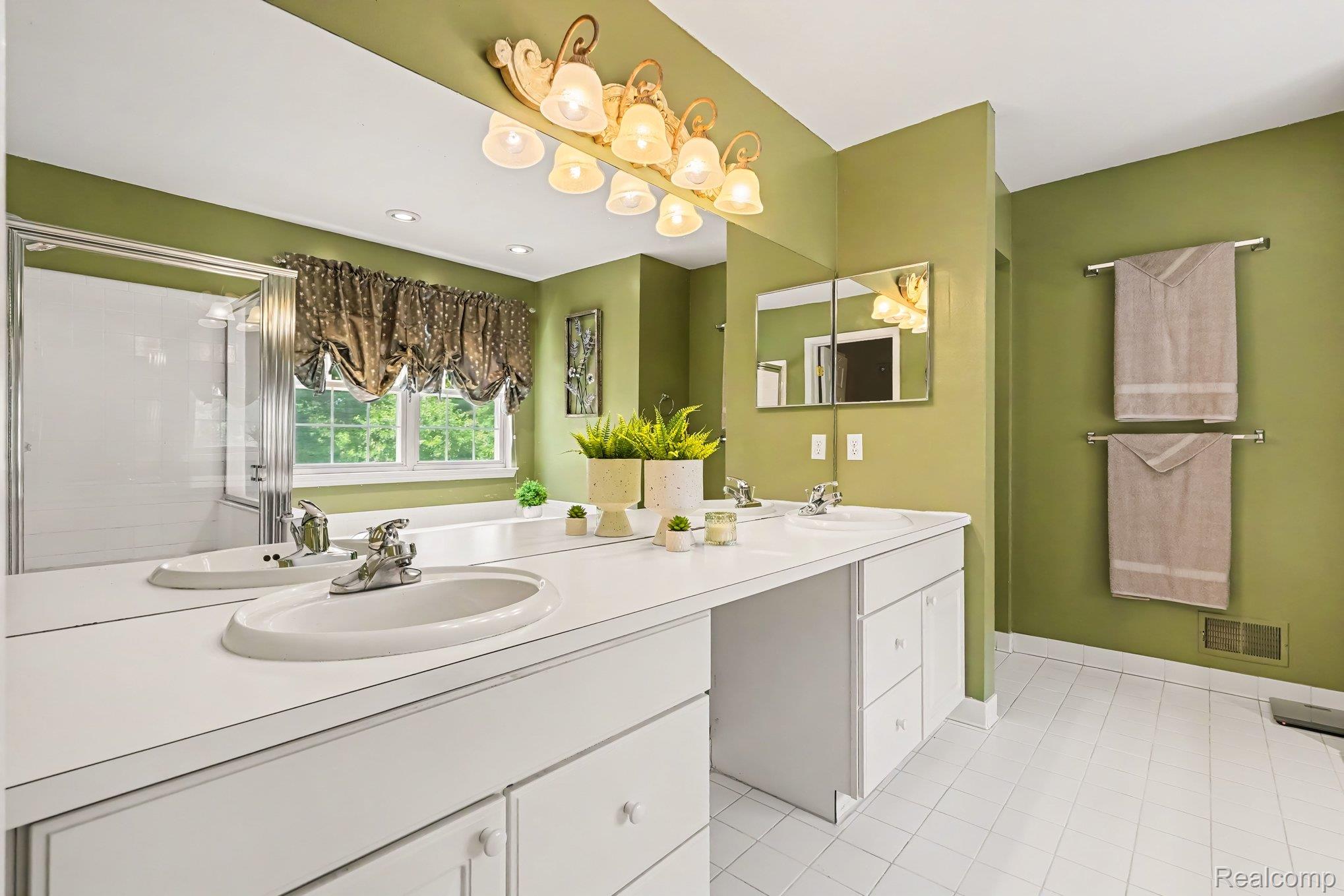 5162 Glenwood Creek