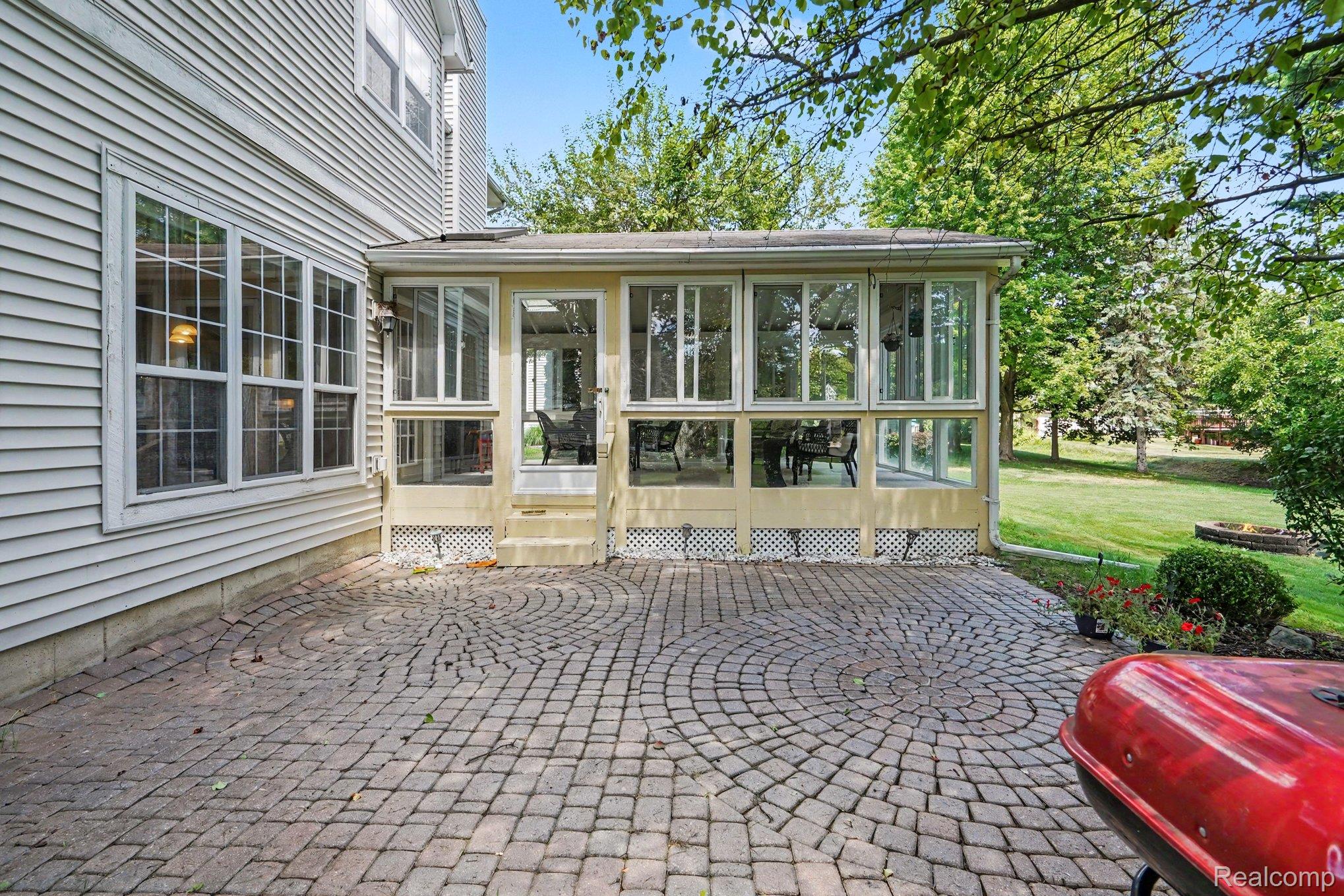 5162 Glenwood Creek