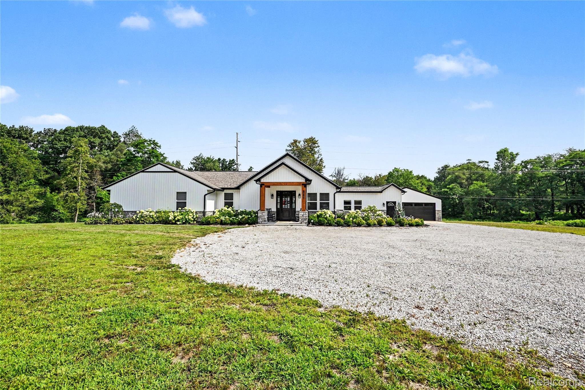4086 W Commerce Road