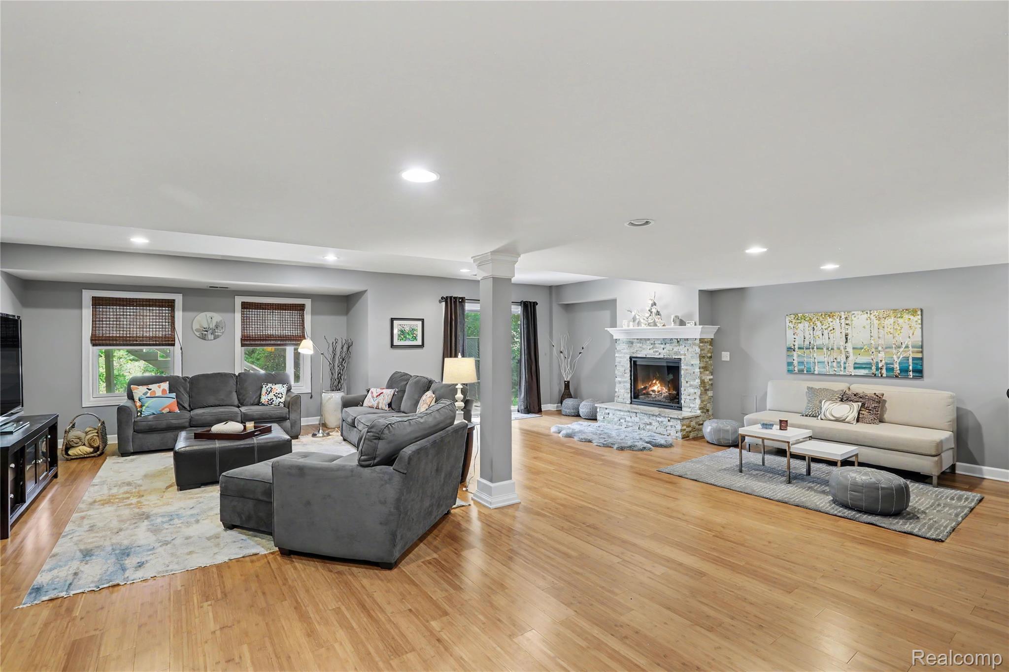 5929 Scott Circle