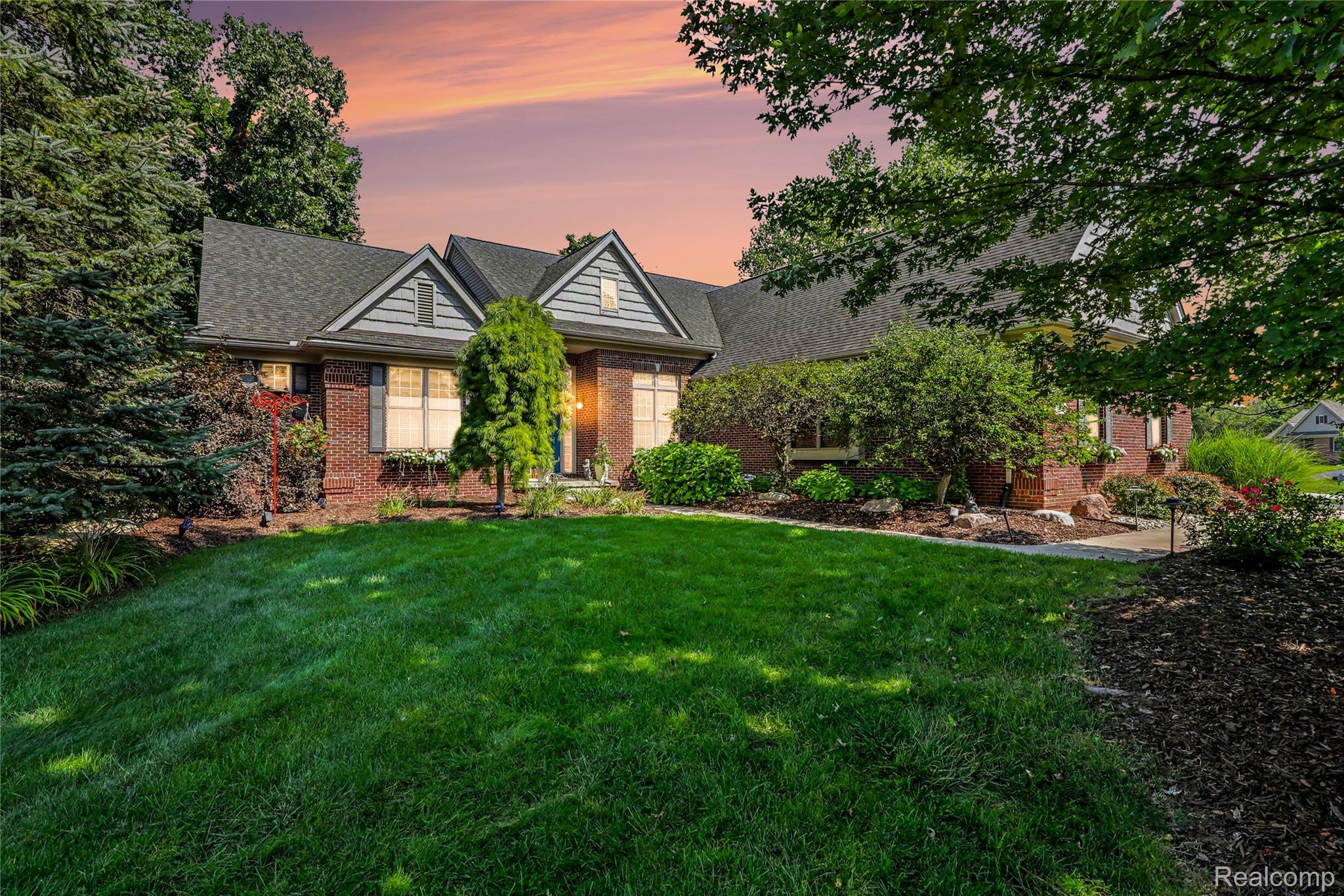 5929 Scott Circle