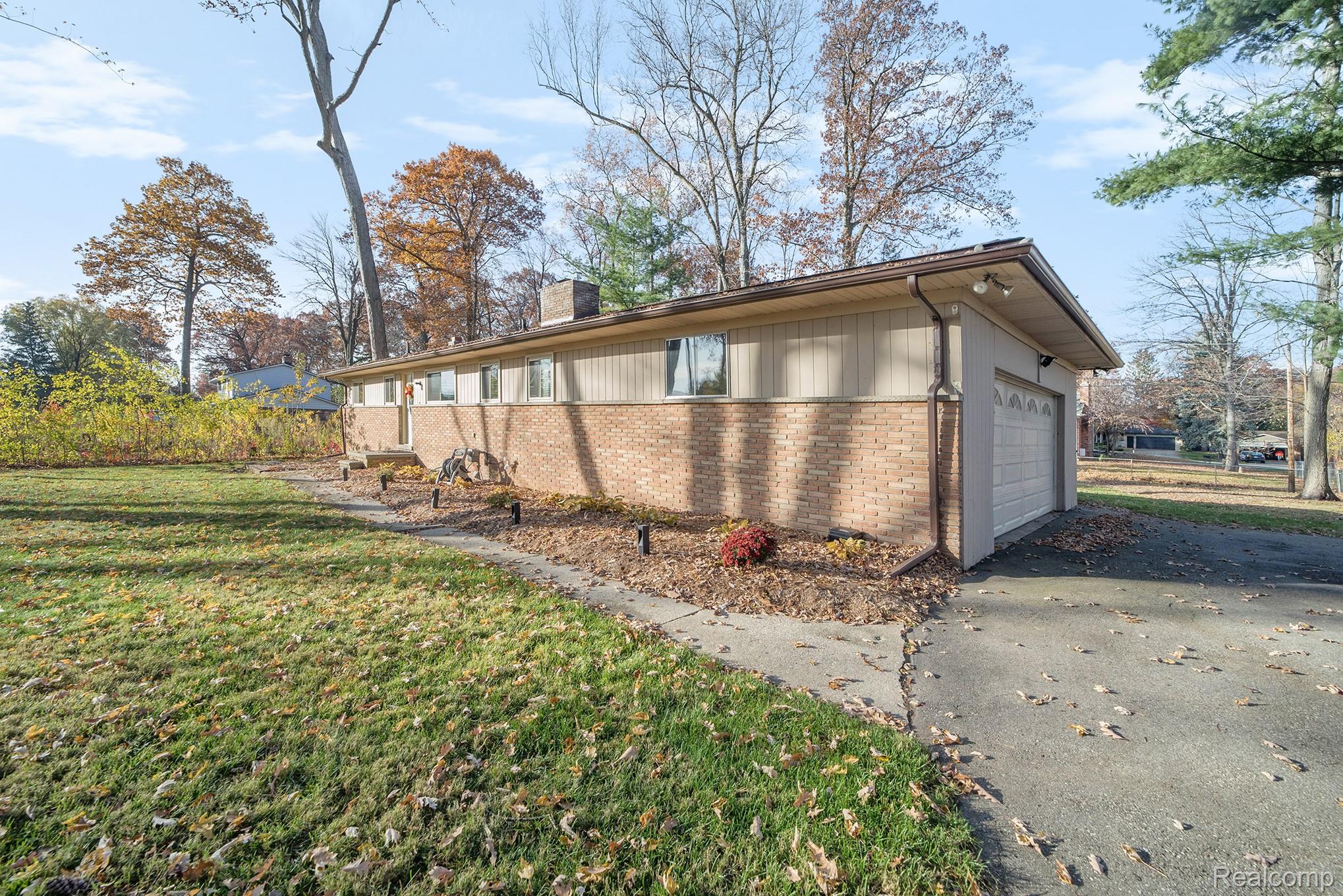 5935 Chickadee Lane