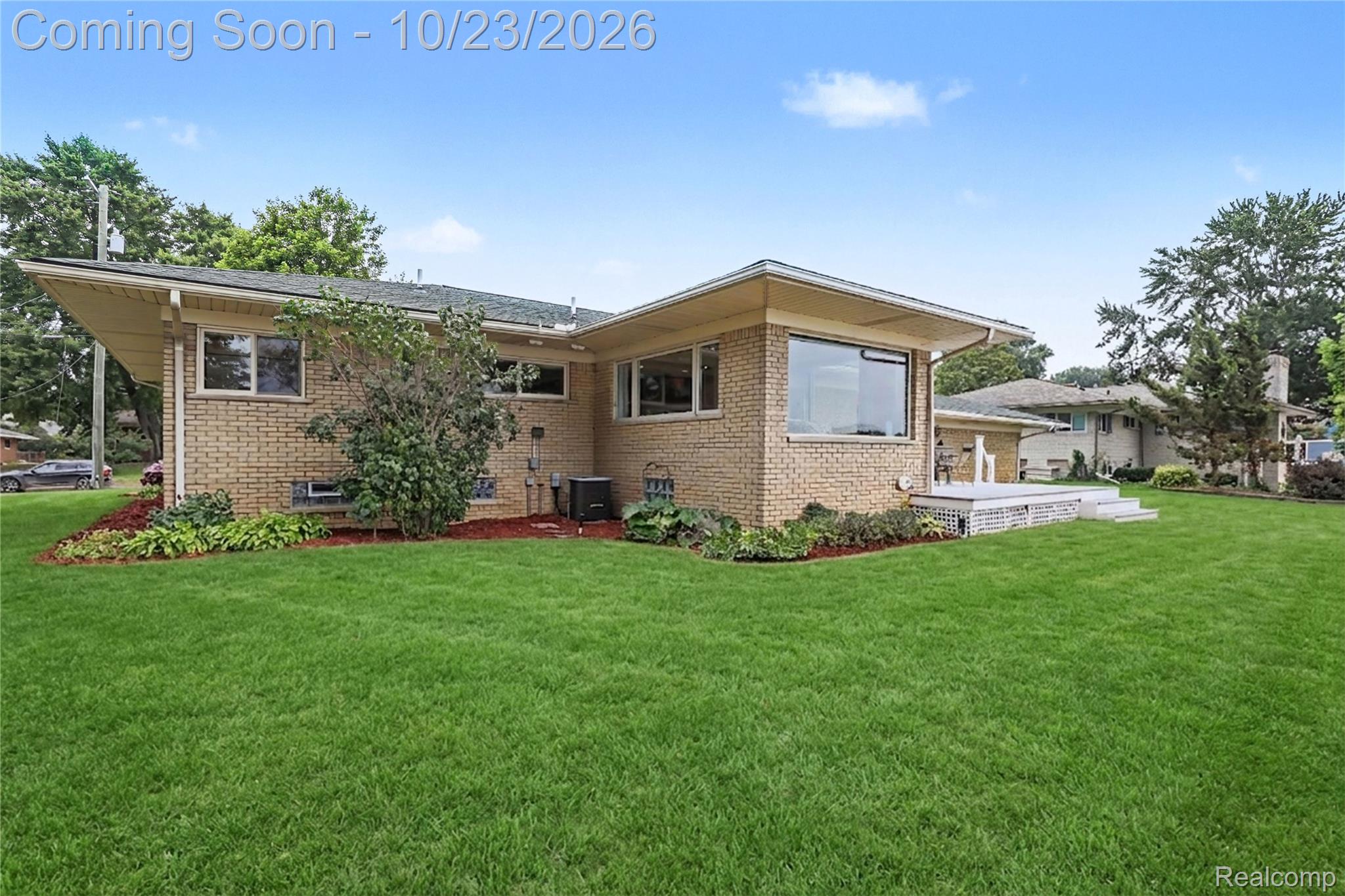 98 Edgelake Drive