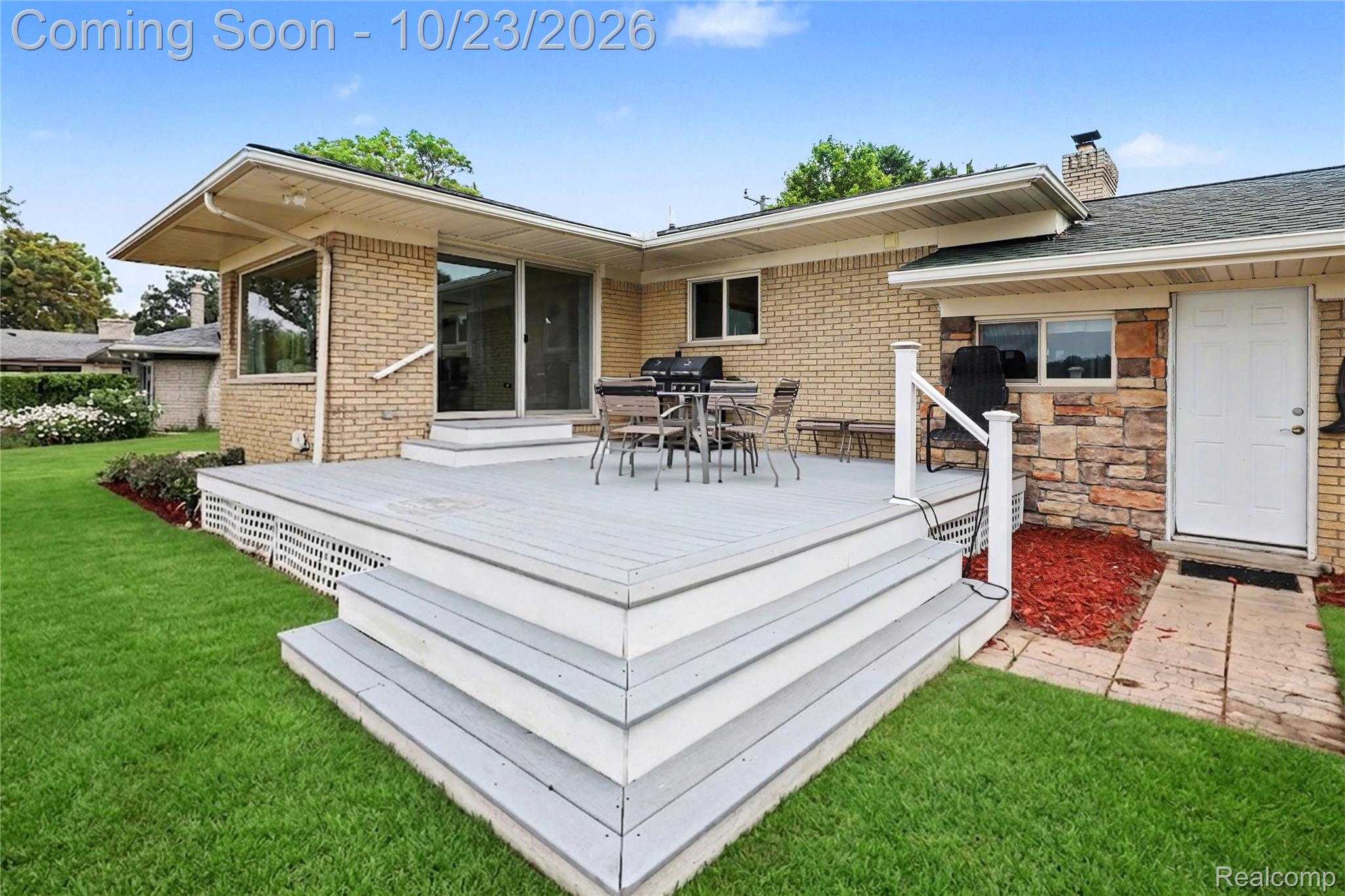 98 Edgelake Drive