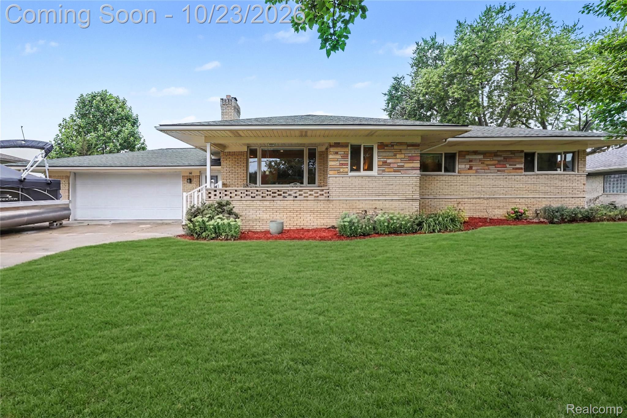 98 Edgelake Drive