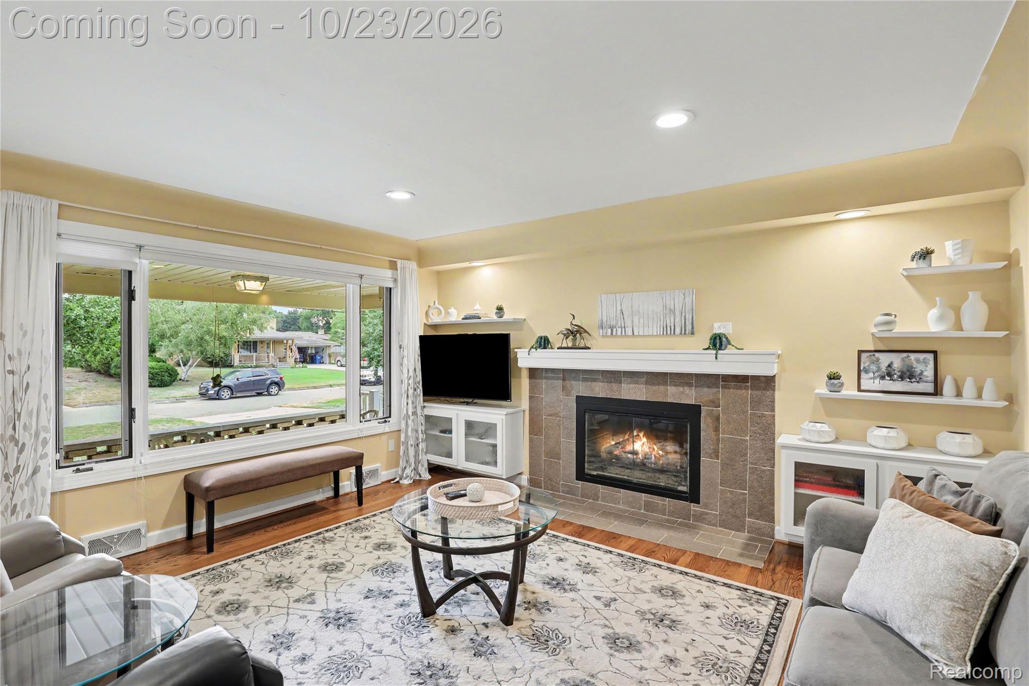 98 Edgelake Drive