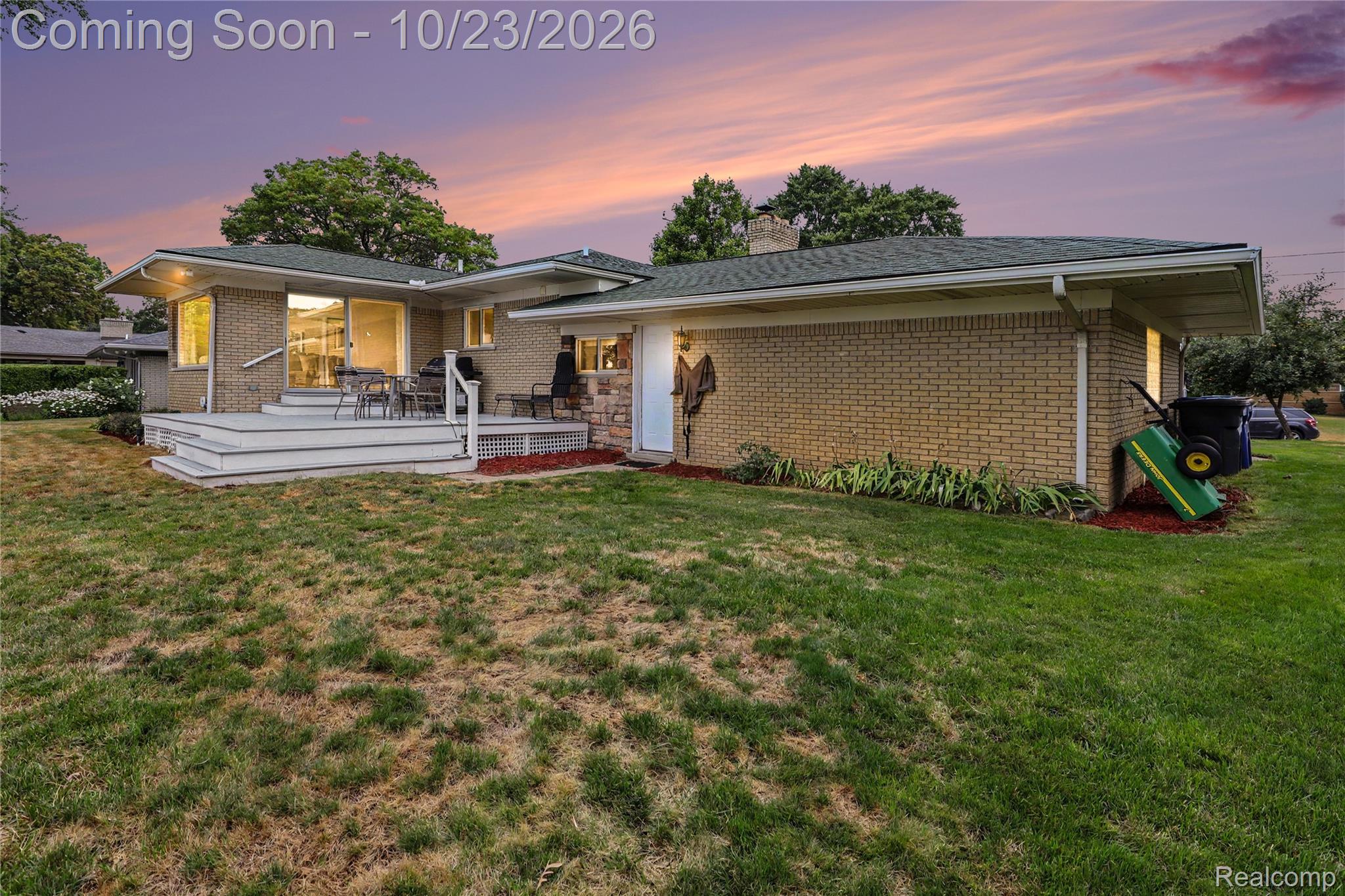 98 Edgelake Drive