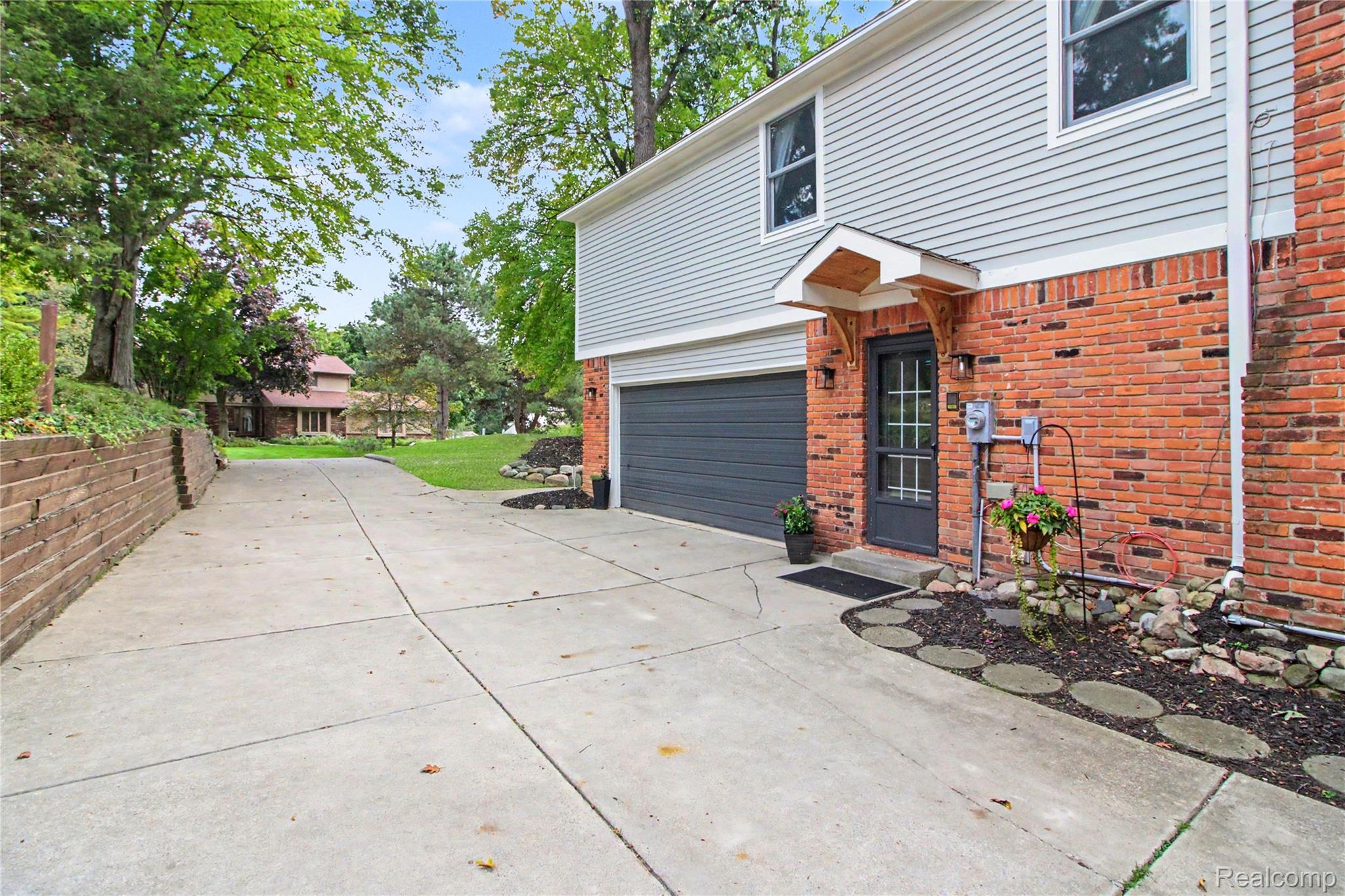 8265 Deerwood Road