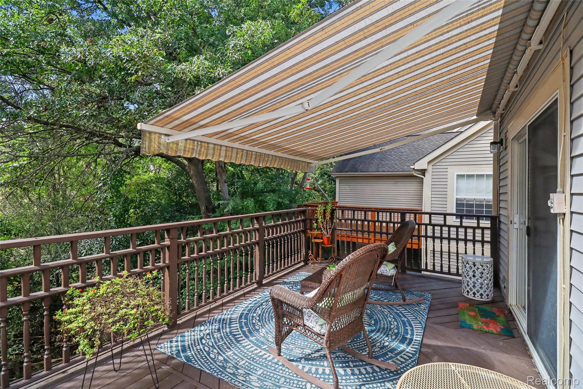 6464 Waters Edge Way