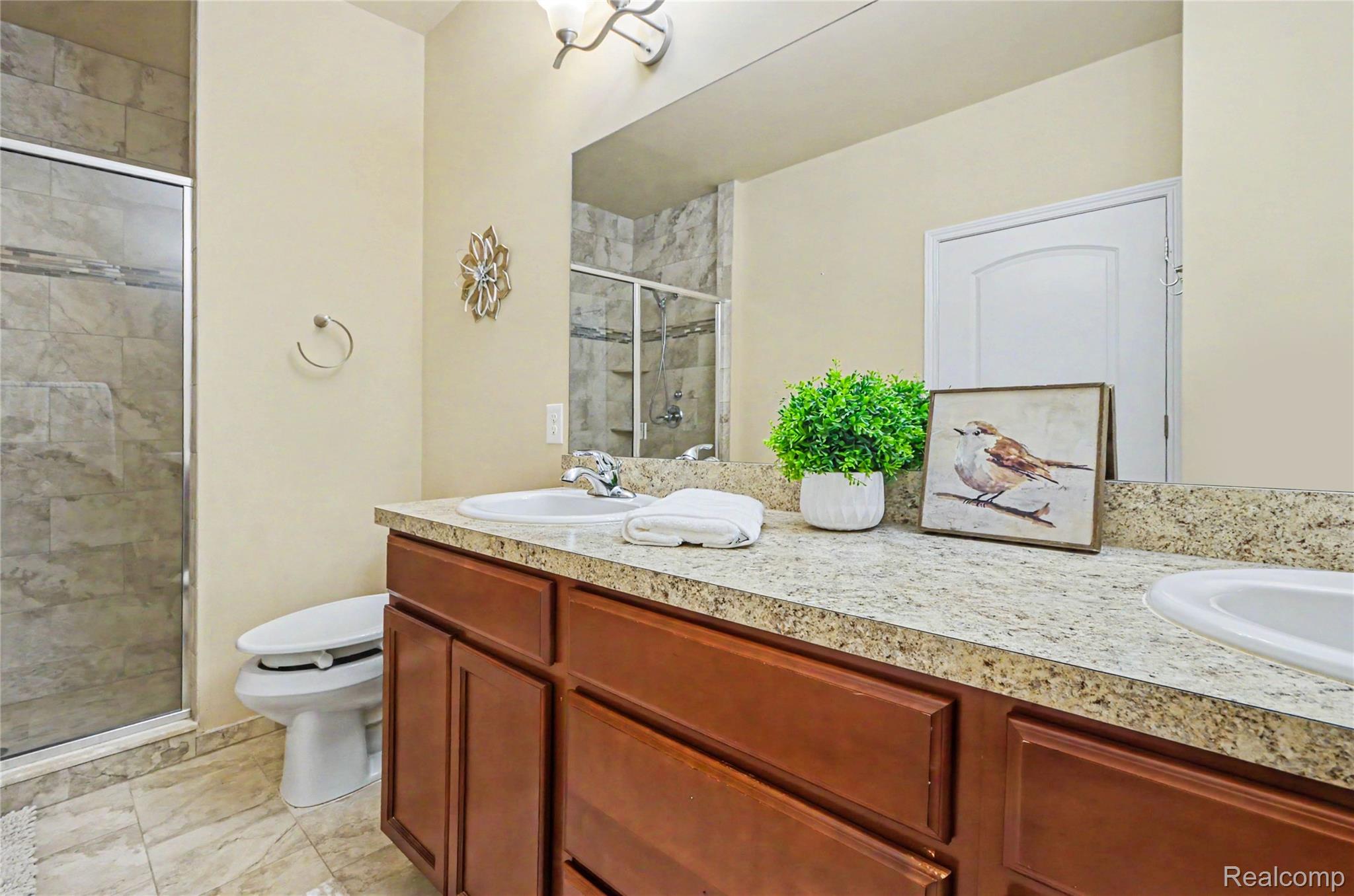 9597 Kingsway CIR
