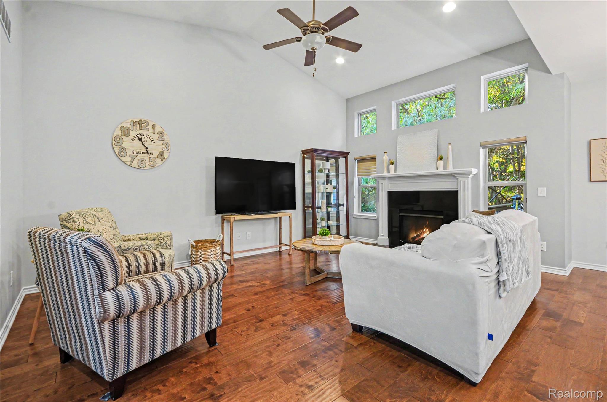 9597 Kingsway CIR