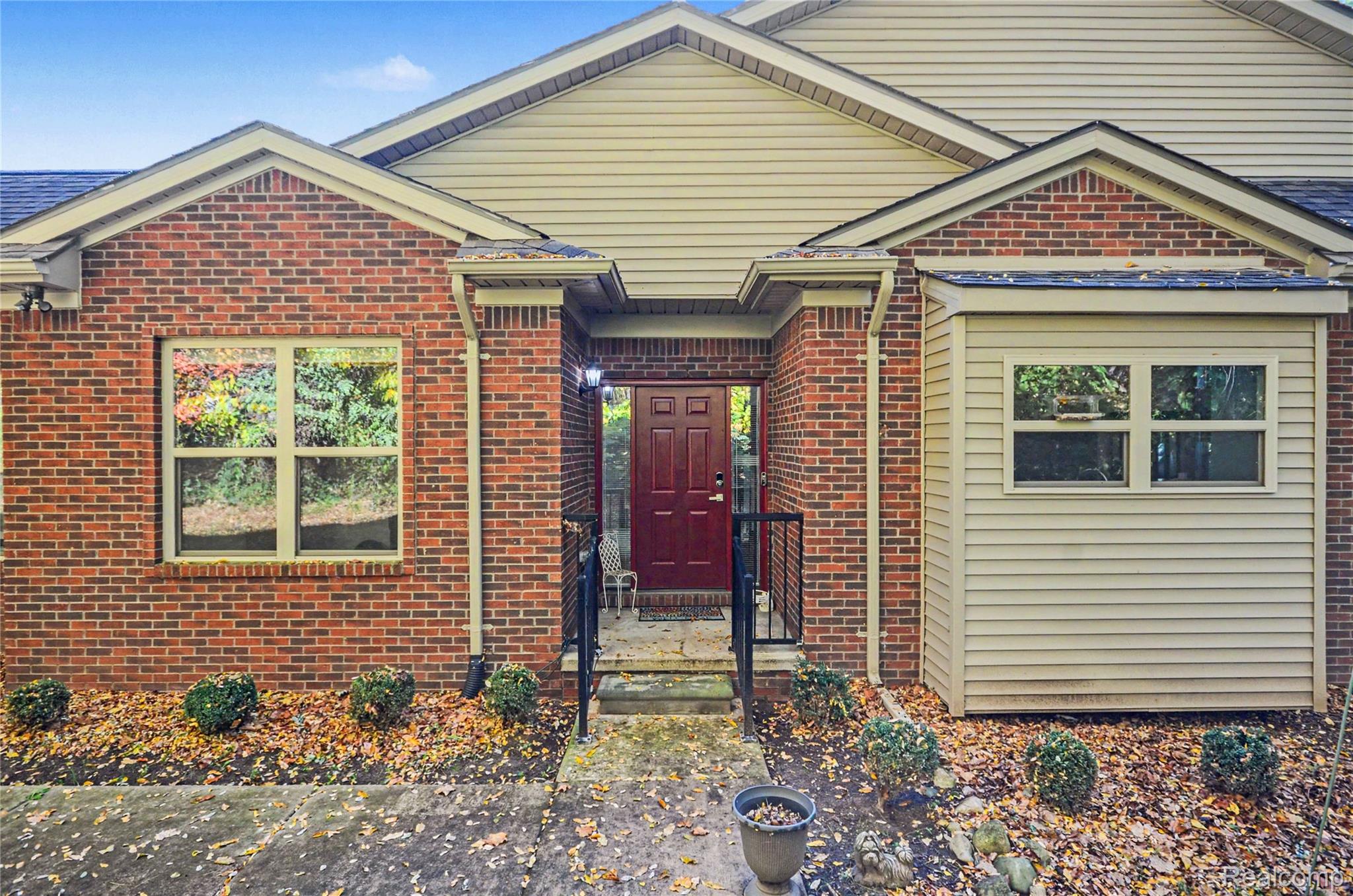9597 Kingsway CIR
