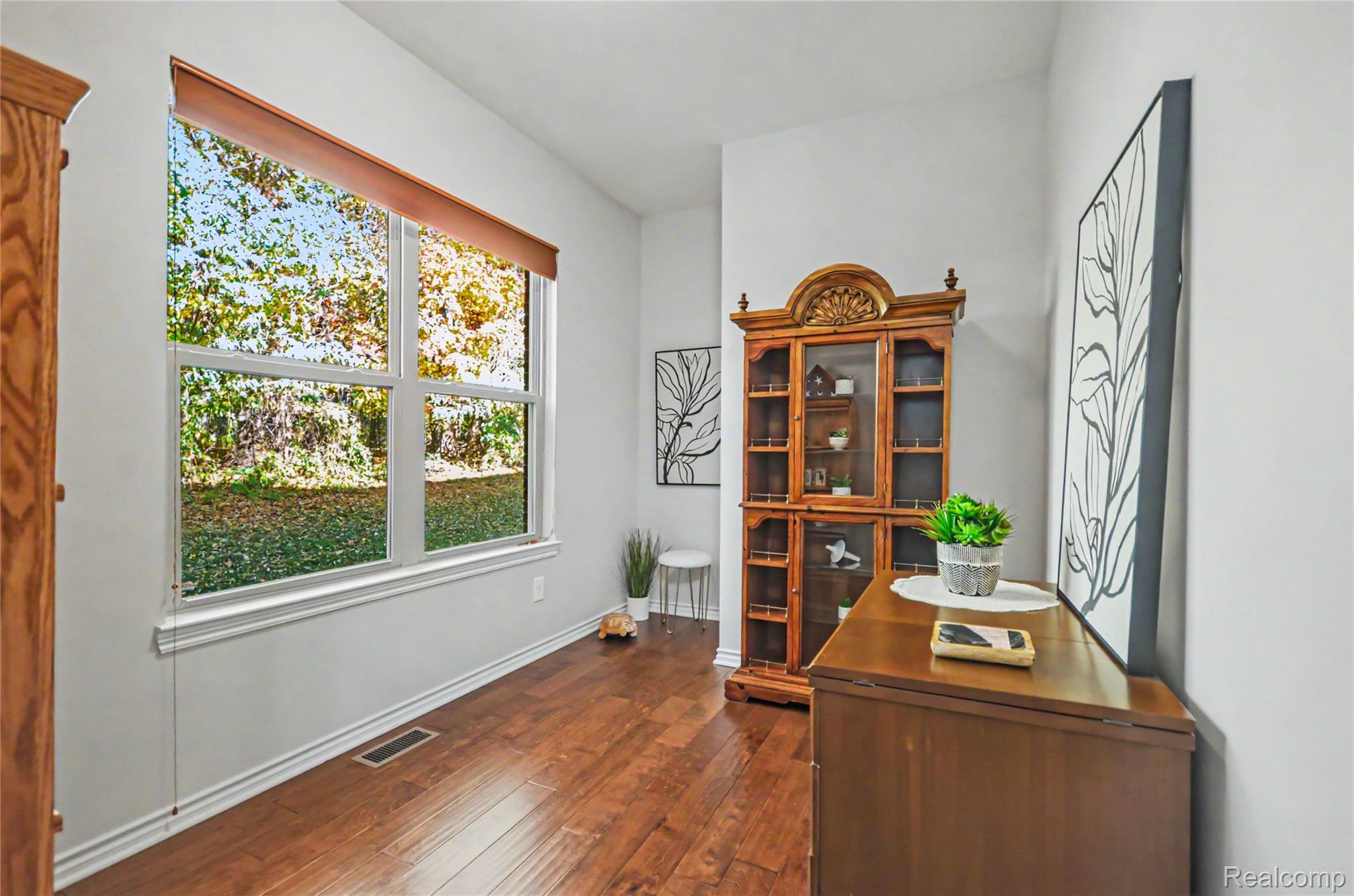 9597 Kingsway CIR