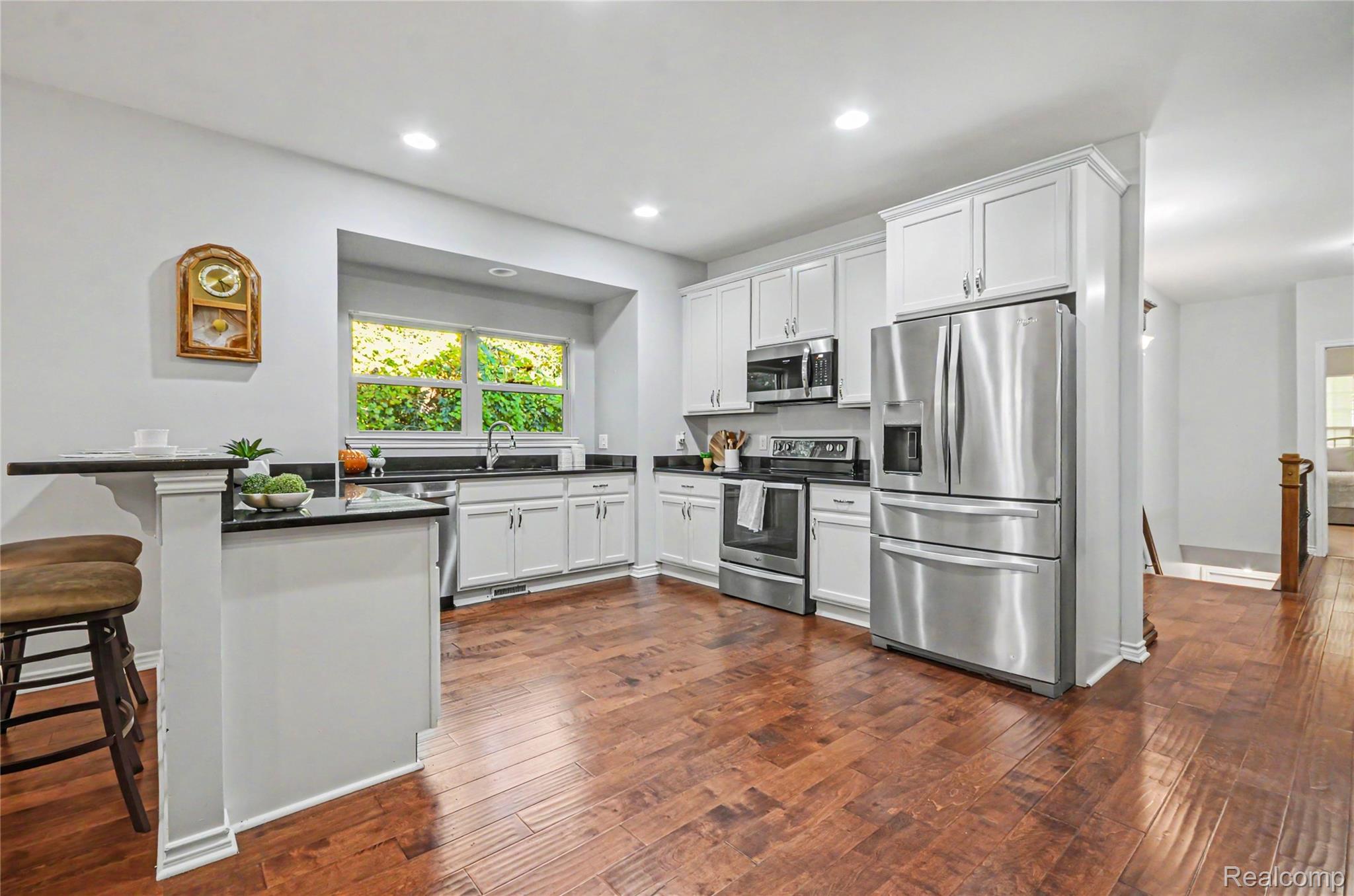 9597 Kingsway CIR