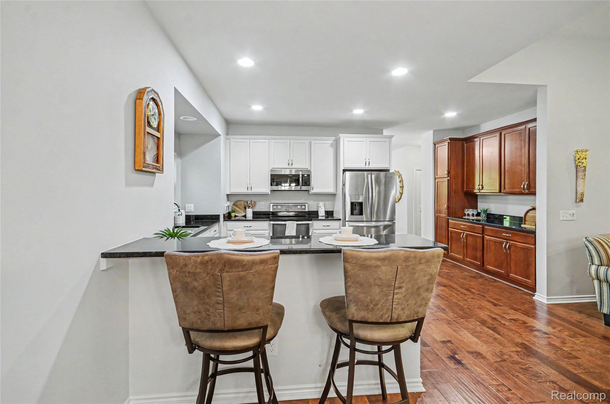 9597 Kingsway CIR