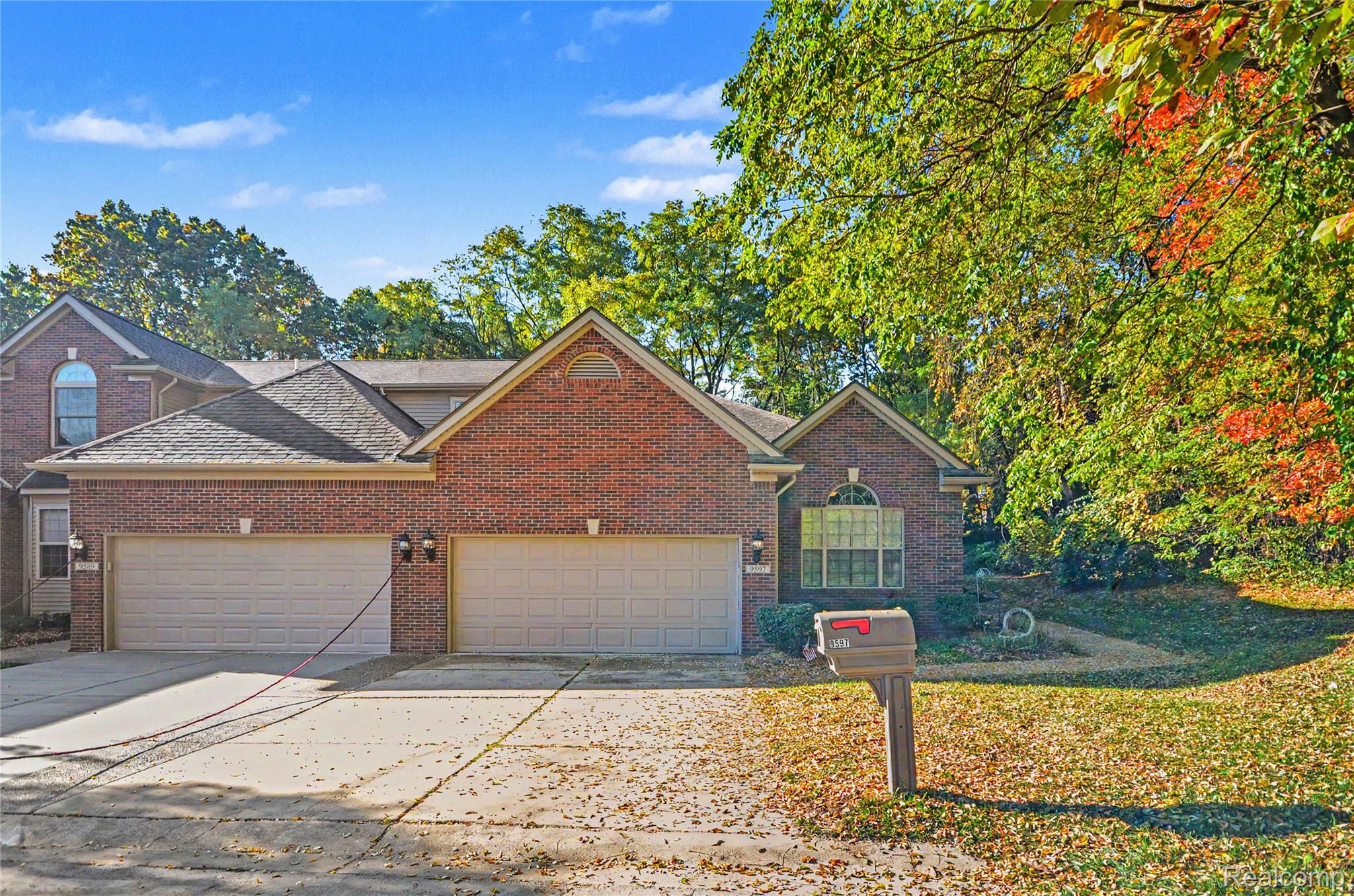 9597 Kingsway CIR