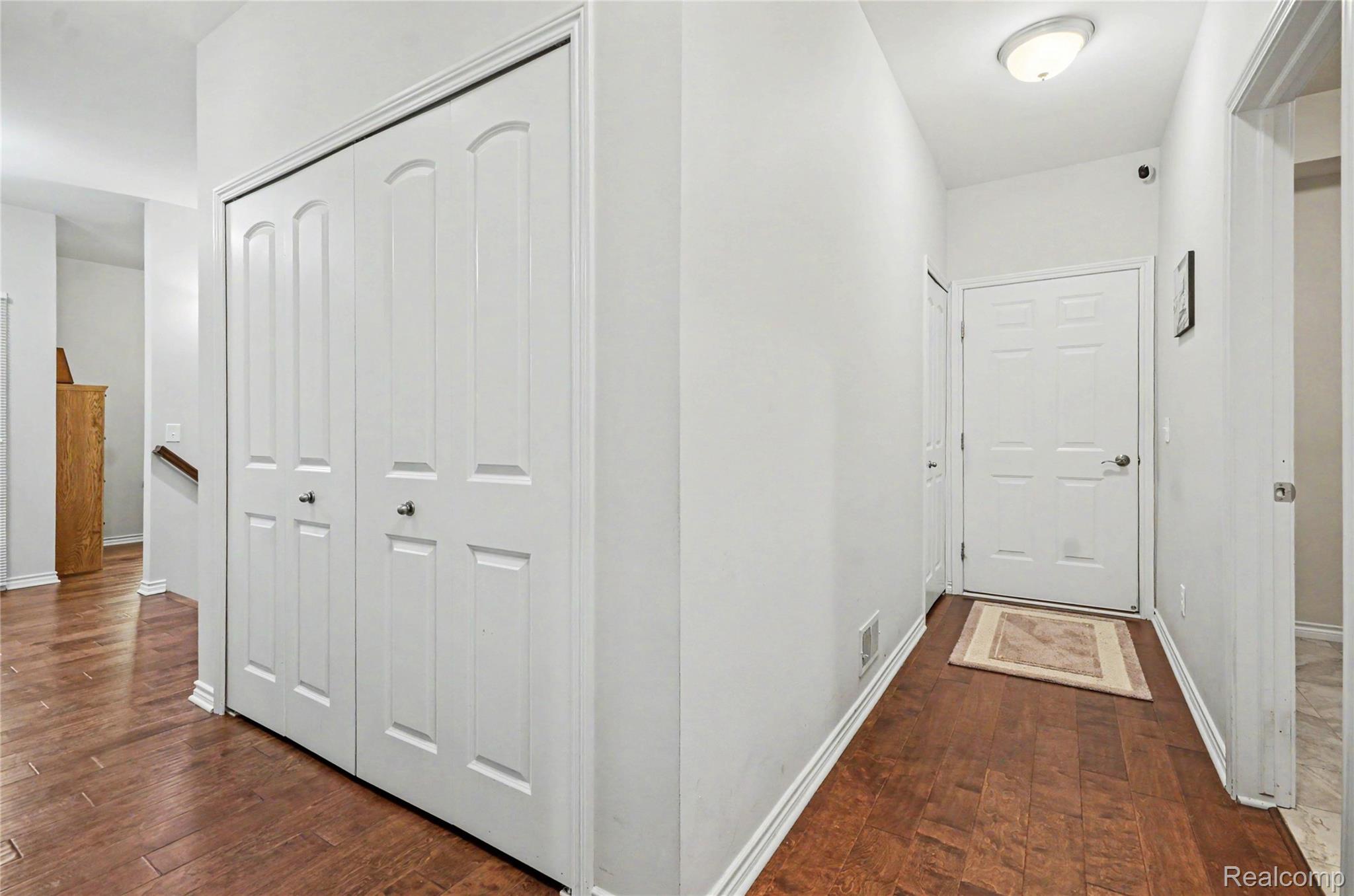 9597 Kingsway CIR
