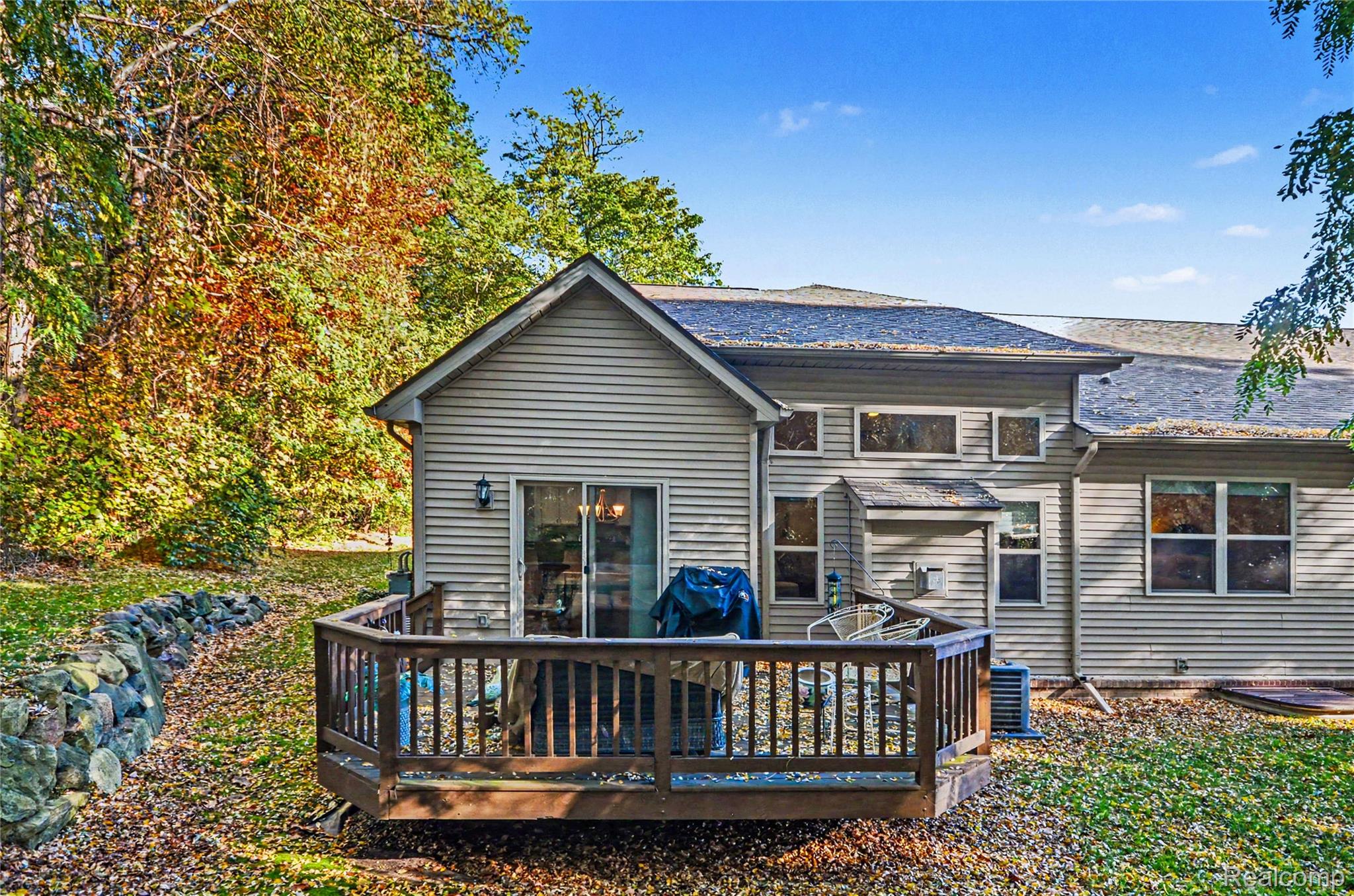 9597 Kingsway CIR